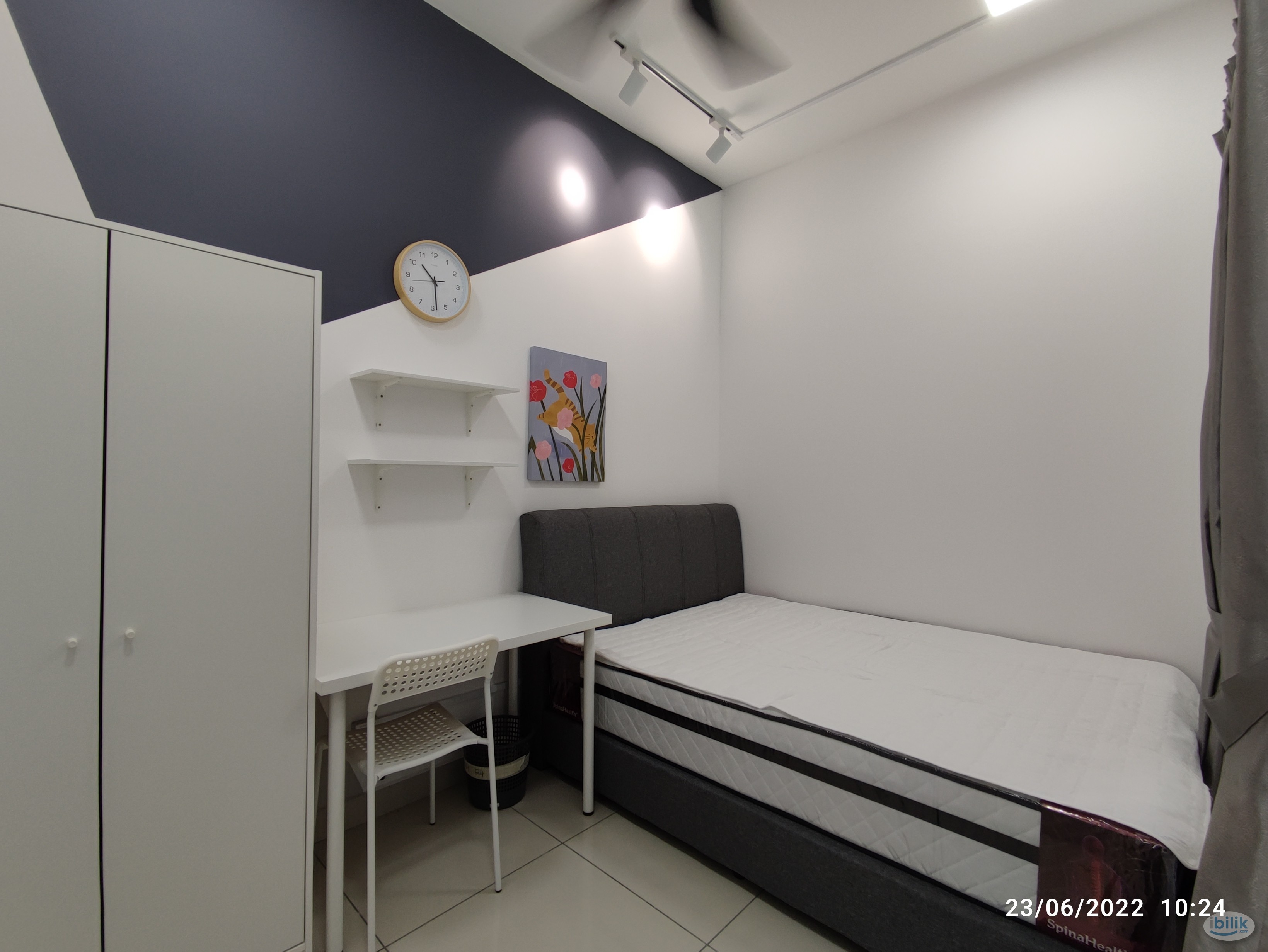 Middle Room at Pacific Star, Petaling Jaya - Image 4