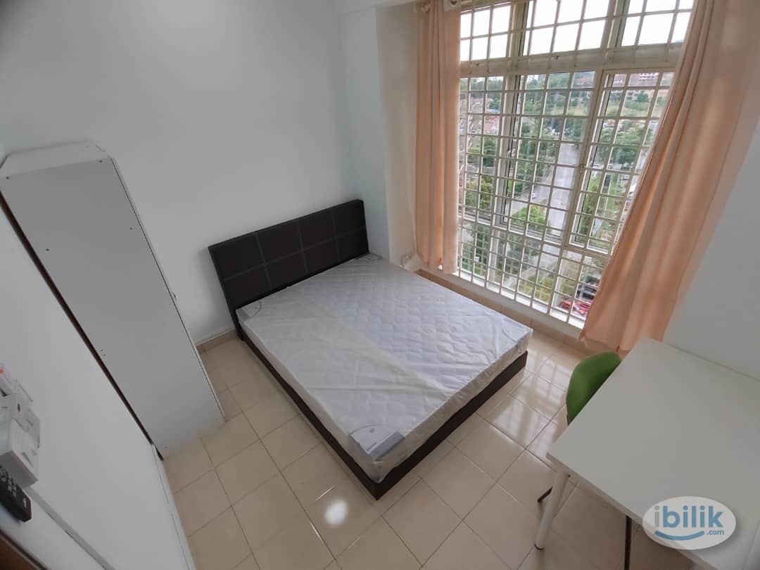 Fully-Furnished Middle Room Queen Bed with AirCond & Window for Rent at Seri Atria Subang Bestari - Image 3