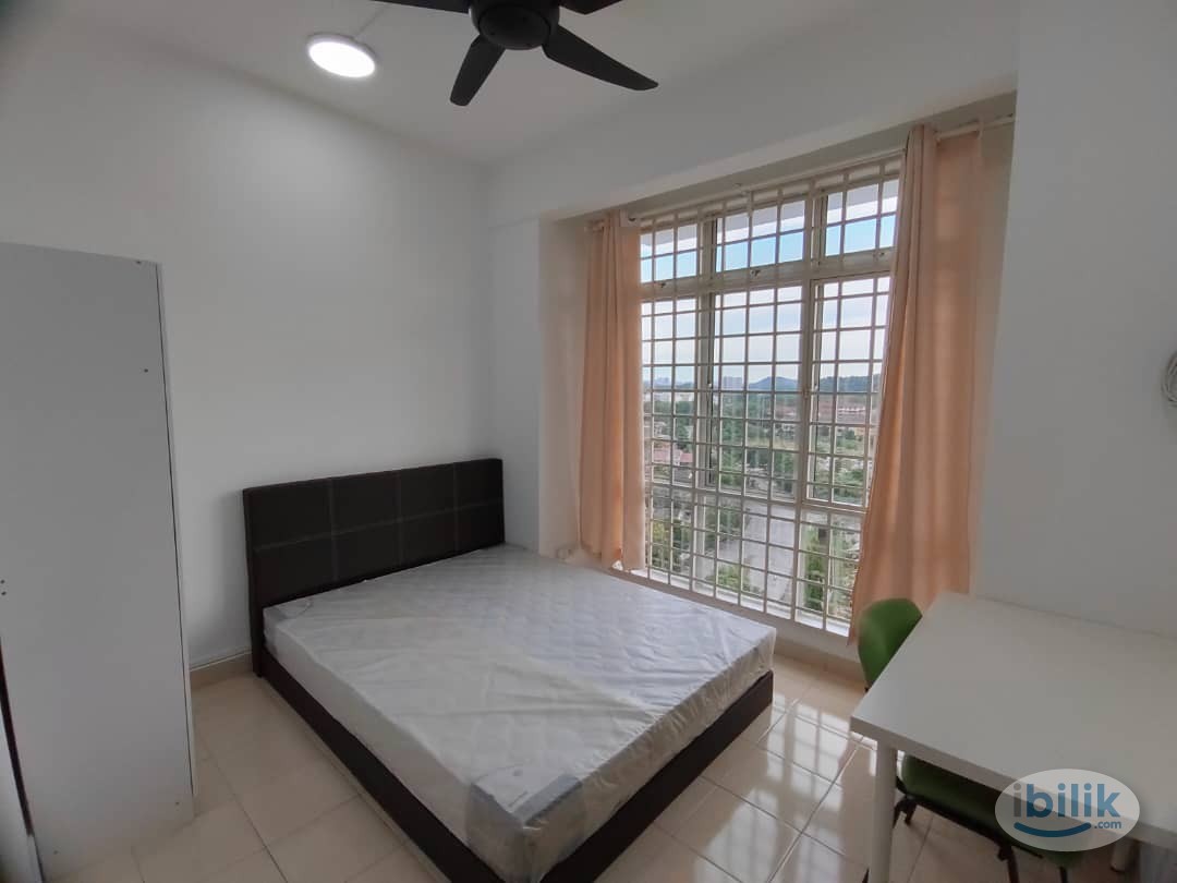 Fully-Furnished Middle Room Queen Bed with AirCond & Window for Rent at Seri Atria Subang Bestari - Image 1