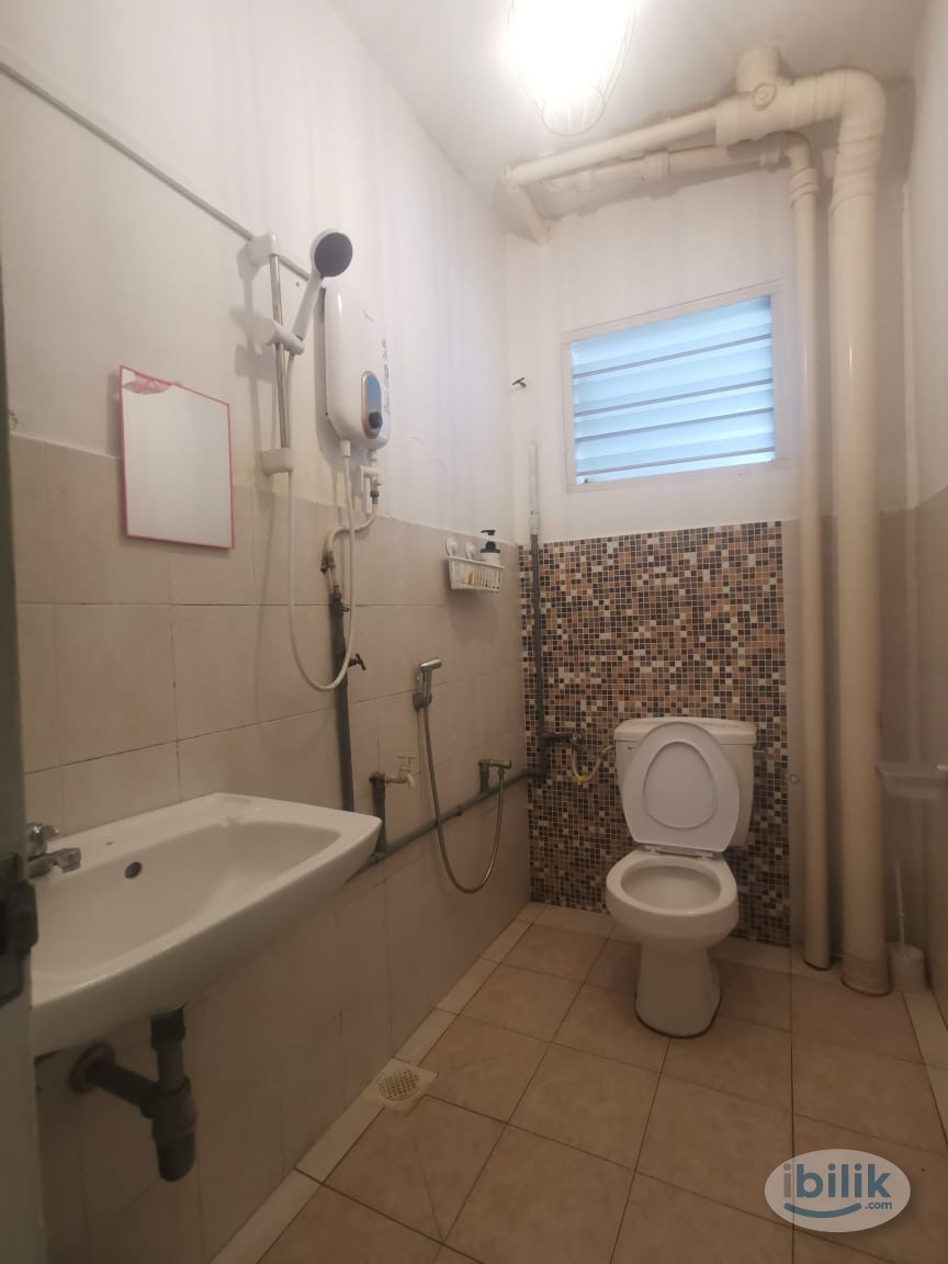 Single Room for Worker in Setia Alam - Image 2