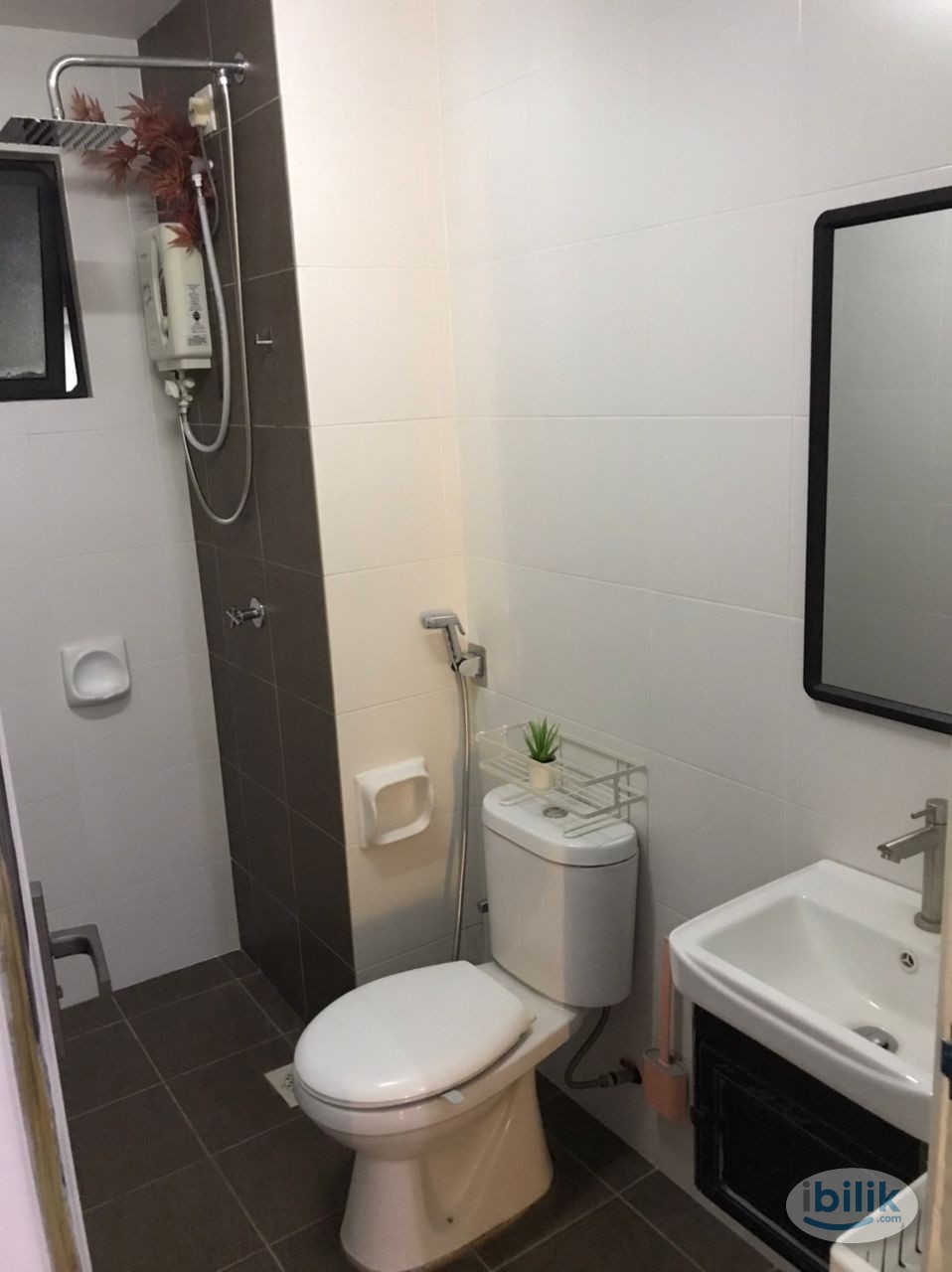 MRT走廊最棒女生单人房 Best Girl Single Room at Casa Residenza, Kota Damansara - Image 4