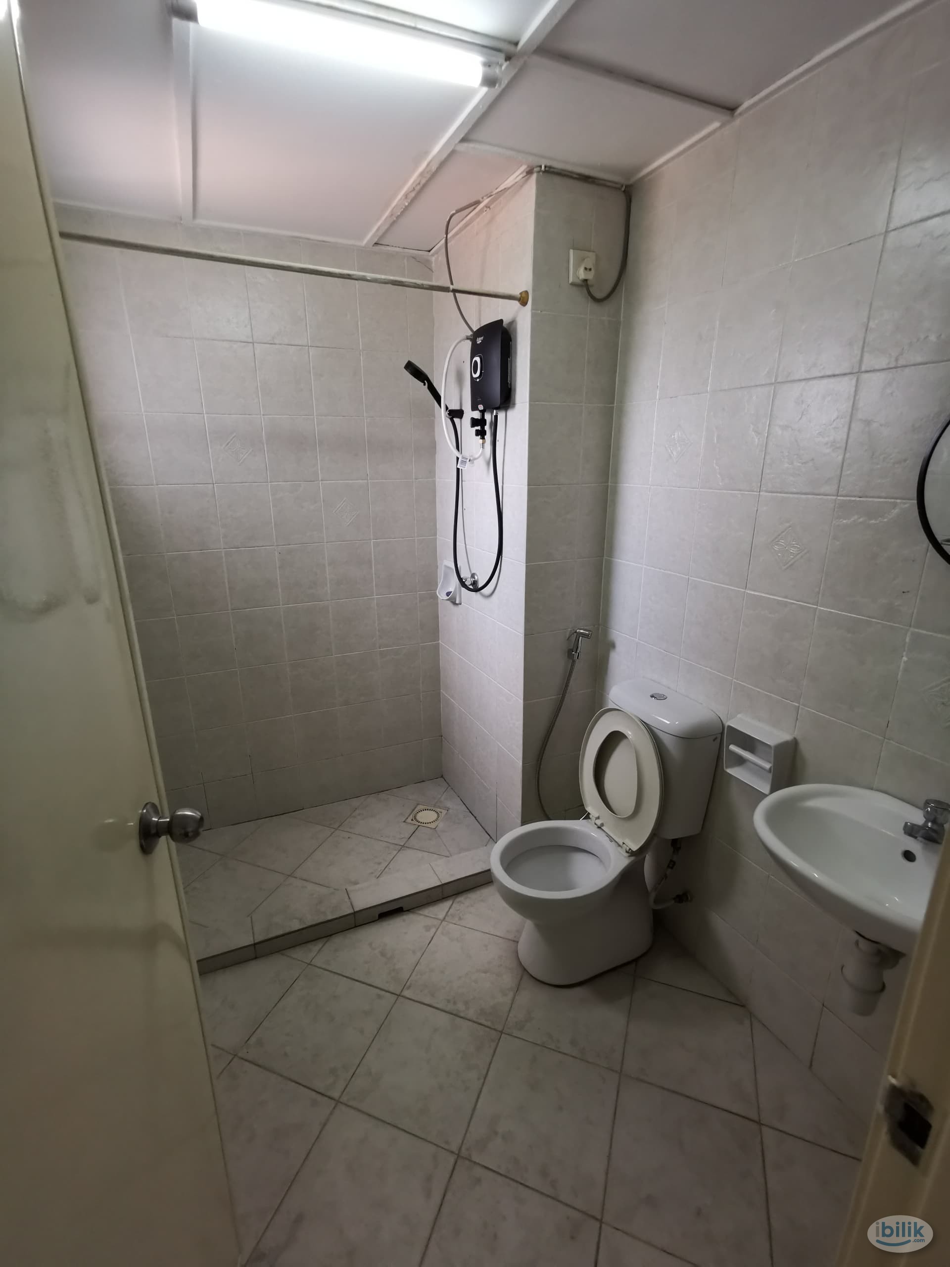 Single room for rent at Green Avenue Condominium Bukit Jalil prefer👩FEMALE - Image 2