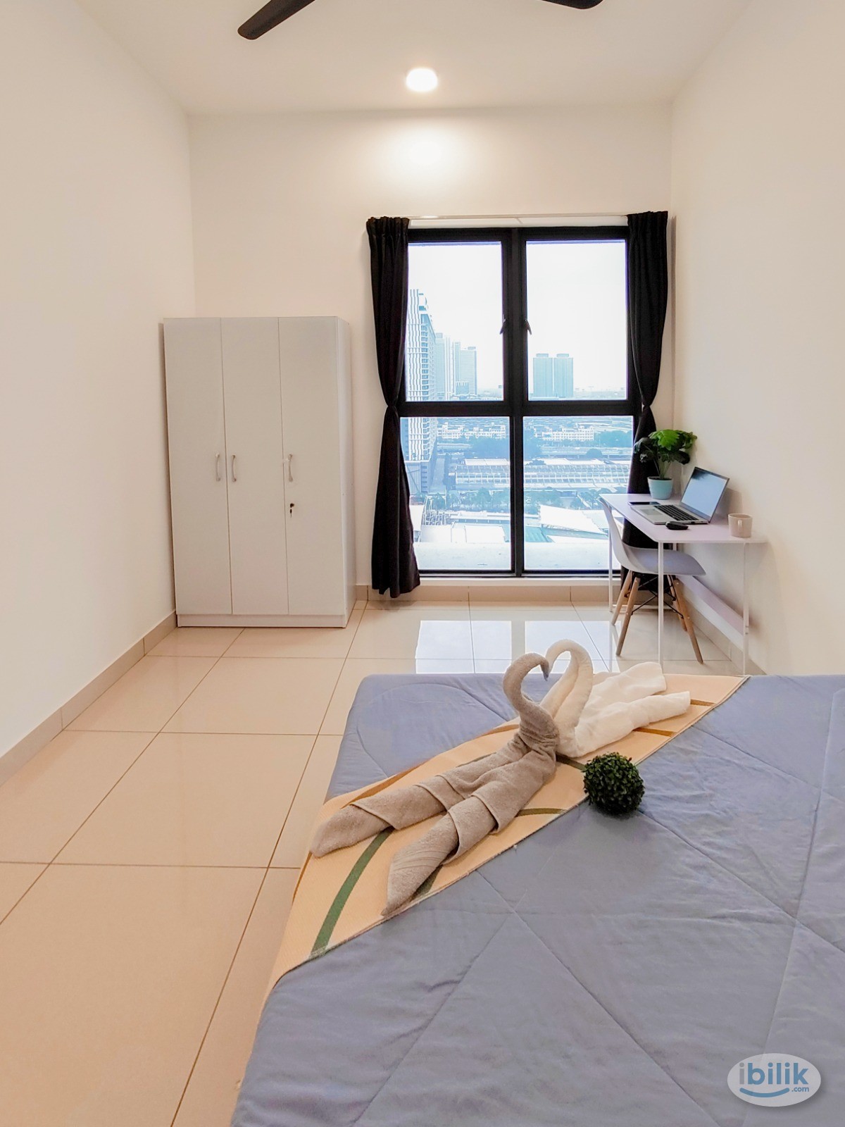 Studio Room with bathroom at Trion KL , Chan Sow Lin, LRT MRT2, Southgate, Sungai Besi, One Residence, Jalan Loke Yew - Image 2