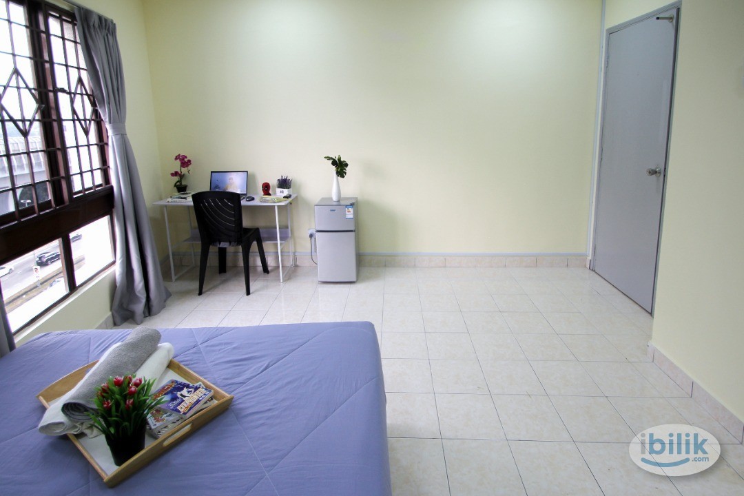 Female Unit Master Room @ Palm Spring, Kota Damansara,. MRT Surian, Sunway Gizza Nexis, Tropicana Gardens Mall, IPC Mall - Image 1