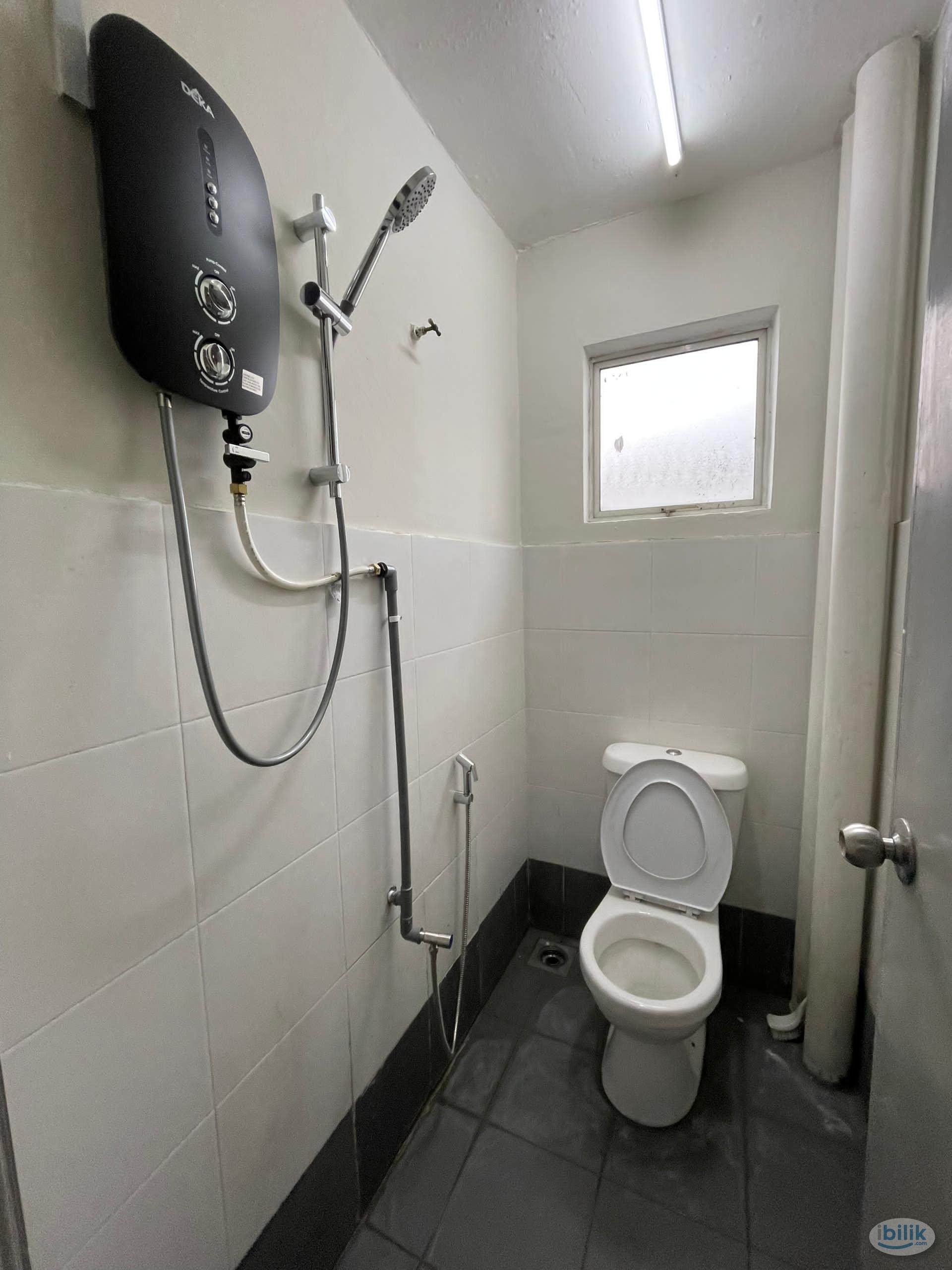 🏡 Single Room with Zero Deposit at Kota Kemuning 🏡 - Image 1