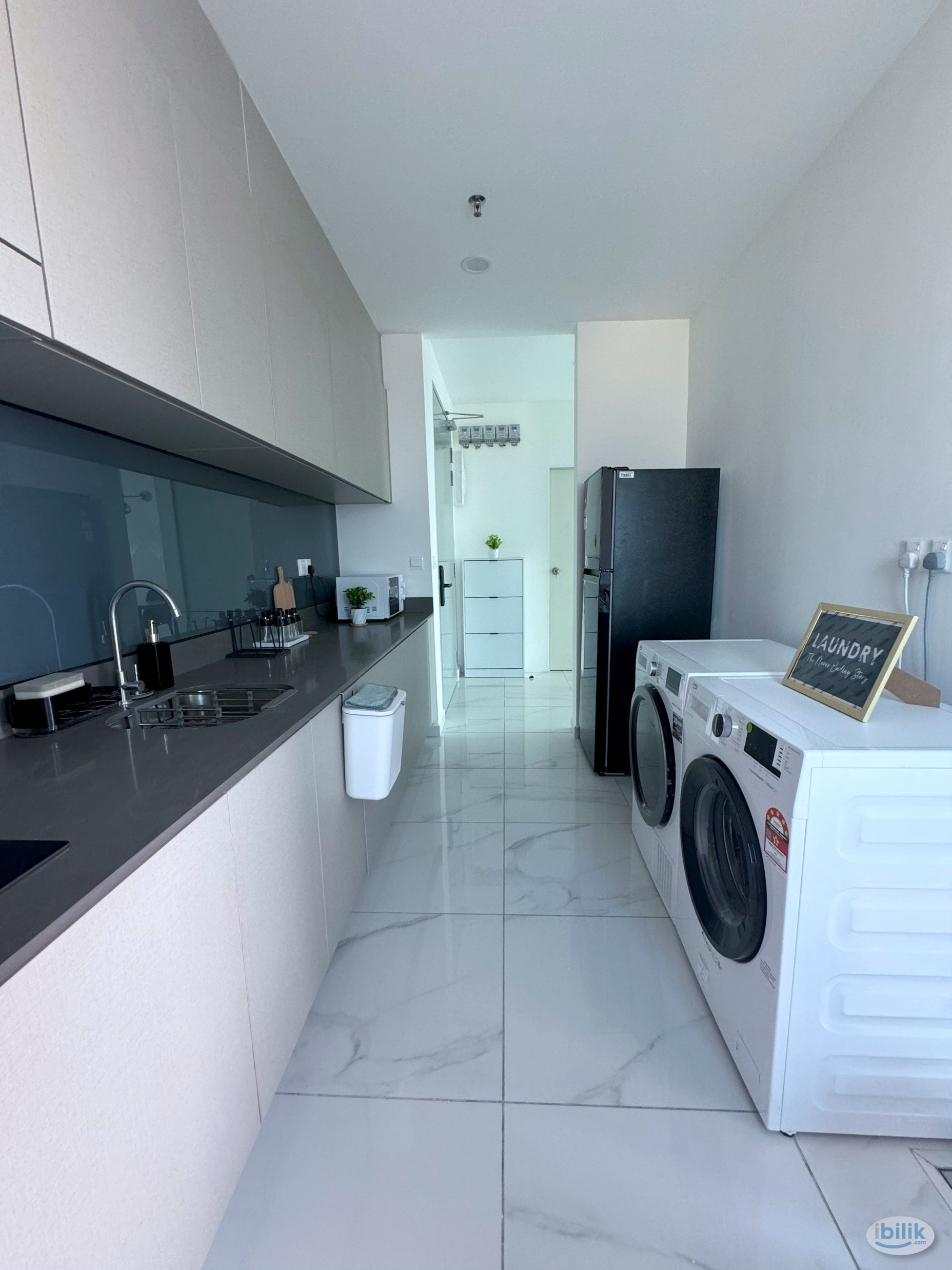 PREMIUM Master Room at Batu Kawan, In Front Design Village, 5 mins to BKIP - Image 3
