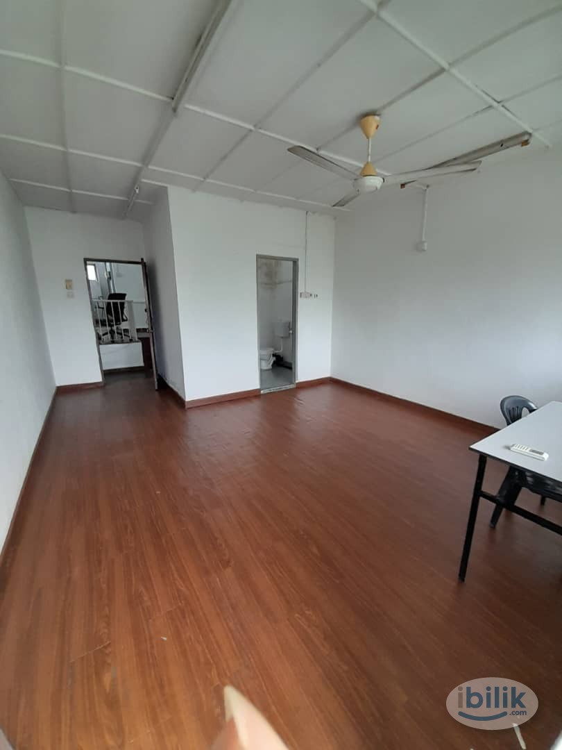 Master Room With Balcony at SS2, Petaling Jaya - Image 3