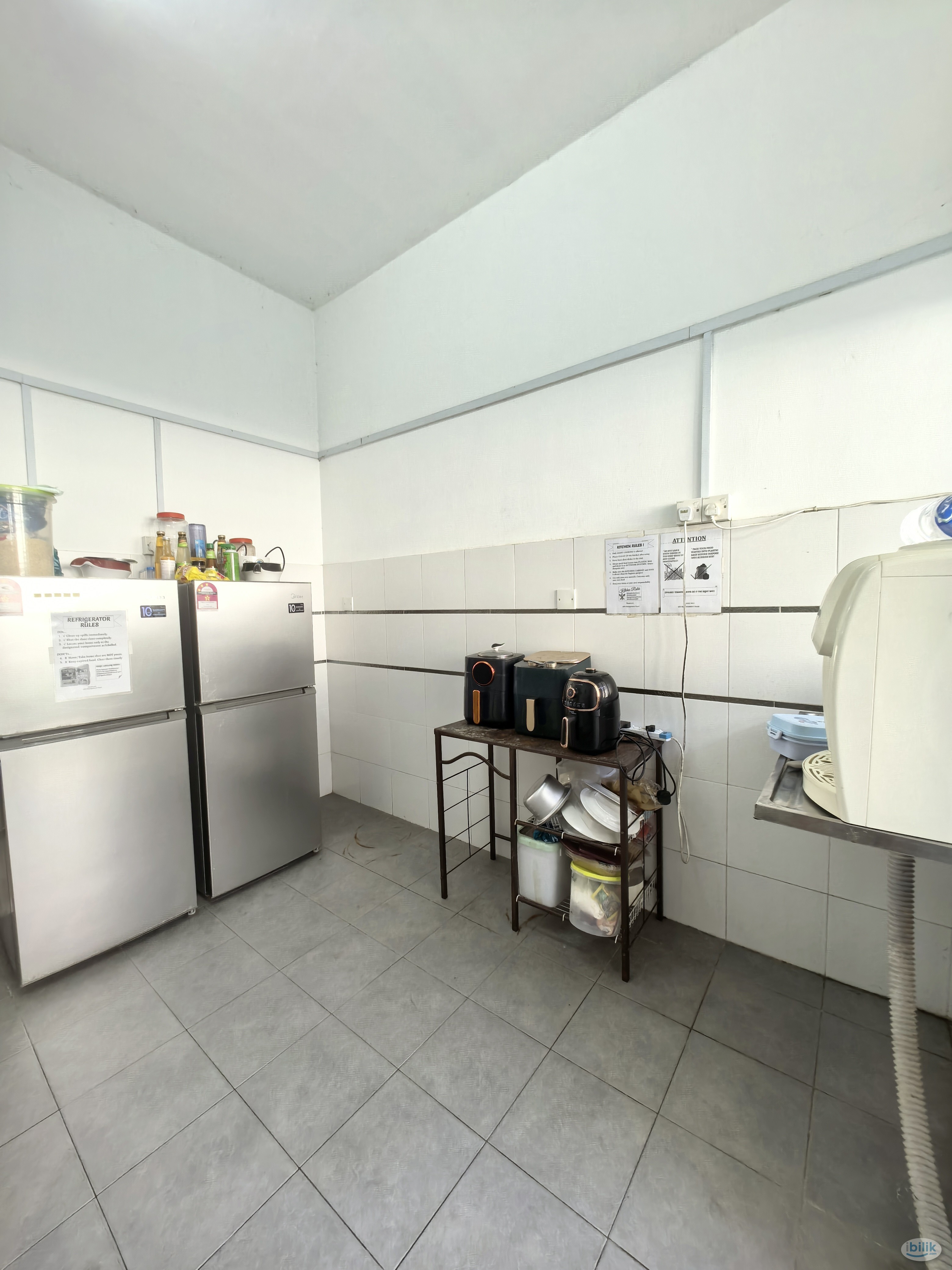 Medium Room Near by LRT Pusat Bandar Puchong - Image 1