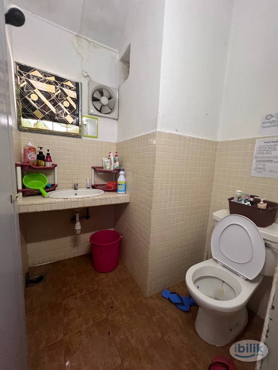 Female unit Middle Room at SS2, Petaling Jaya - Image 3