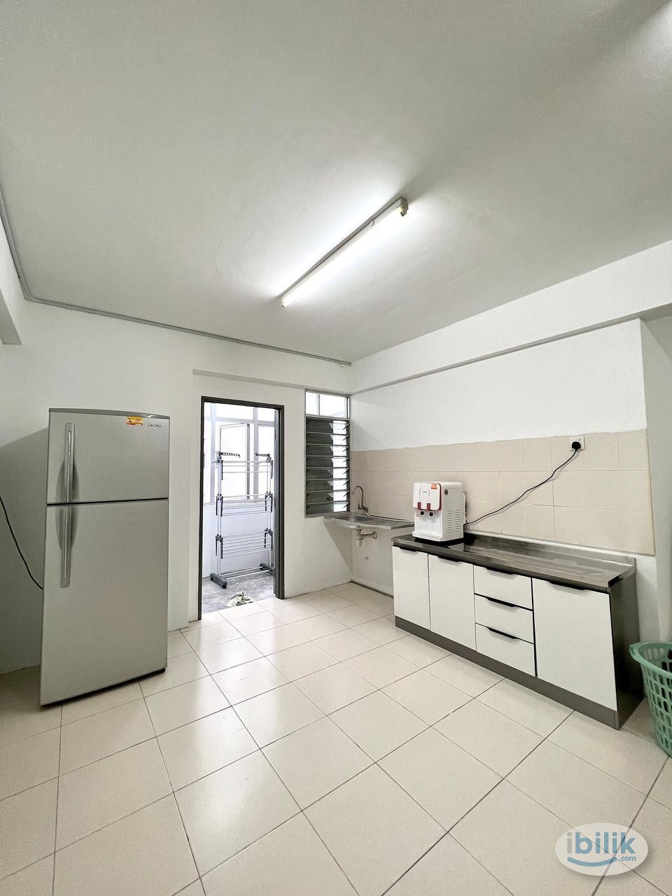 Middle Room at Batu Kawan, Seberang Perai - Image 3