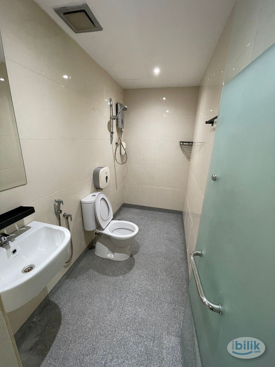 Near LRT Chow Kit 🚆 0 Depo Room + Toilet for Rent at Jalan Raja Laut - Image 1