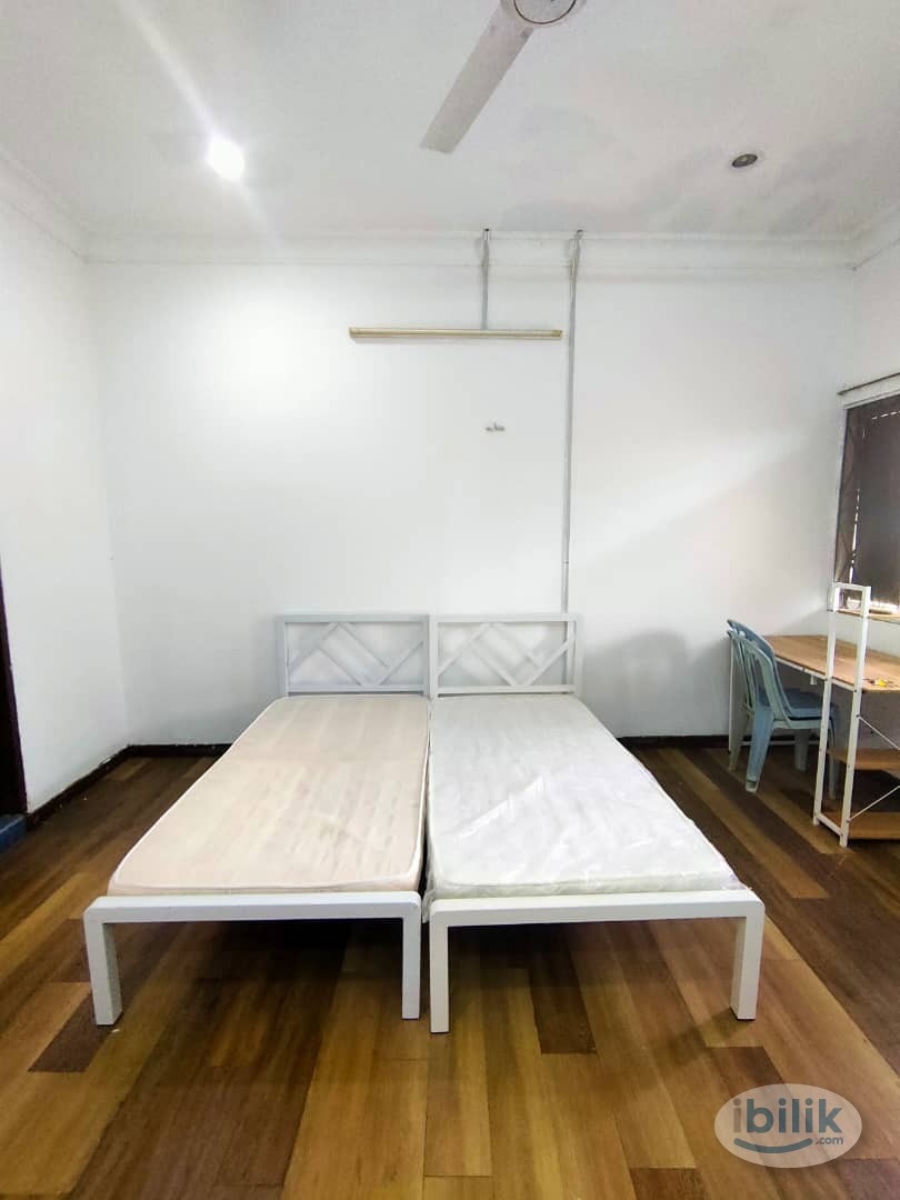 Master Room at Sea Park, Petaling Jaya - Image 1