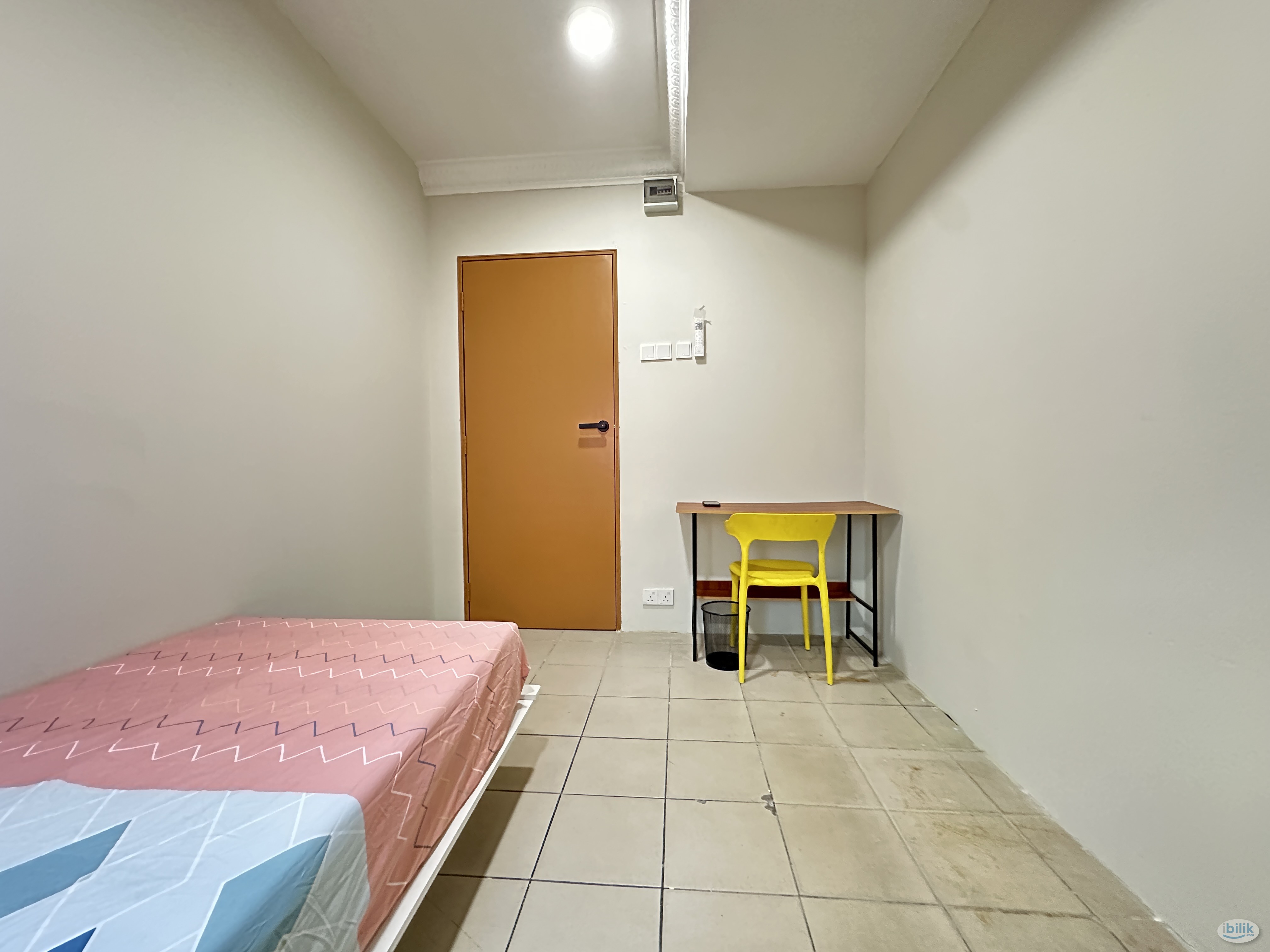 Only walk to Masjid Jamek LRT 🚶‍♀️ Room for Rent at Masjid Jamek - Image 3