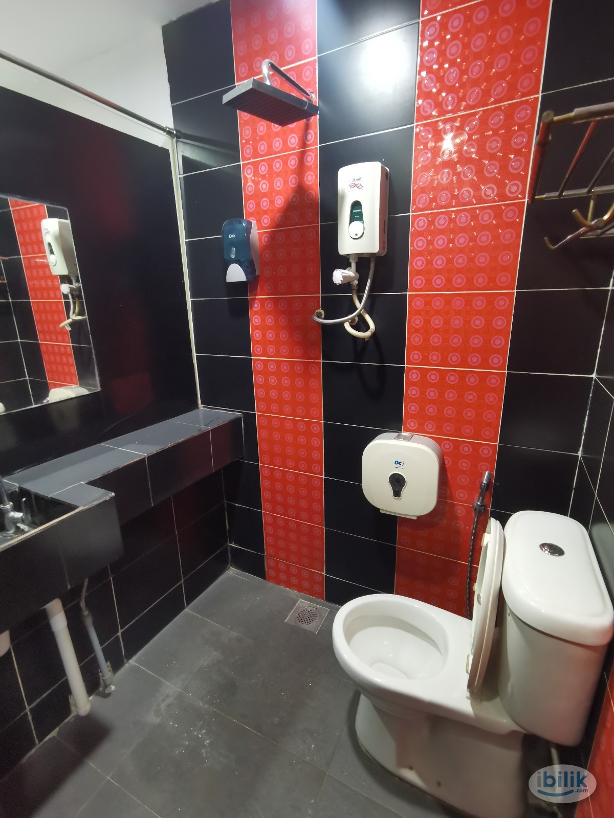 12mins 🚶‍♀️ to MRT Kelana Jaya (KJ24) 🚡 Available Room at SS4, Kelana Jaya 🥰 - Image 3