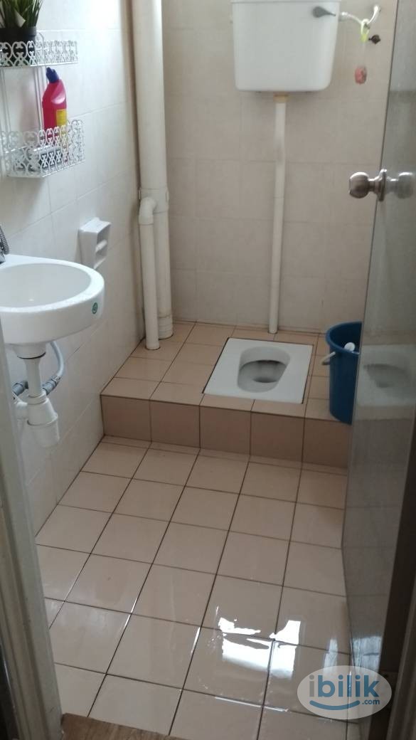 Single Room at MRT Taman Equine, Bdr Putra Permai Seri Kembangan - Image 4
