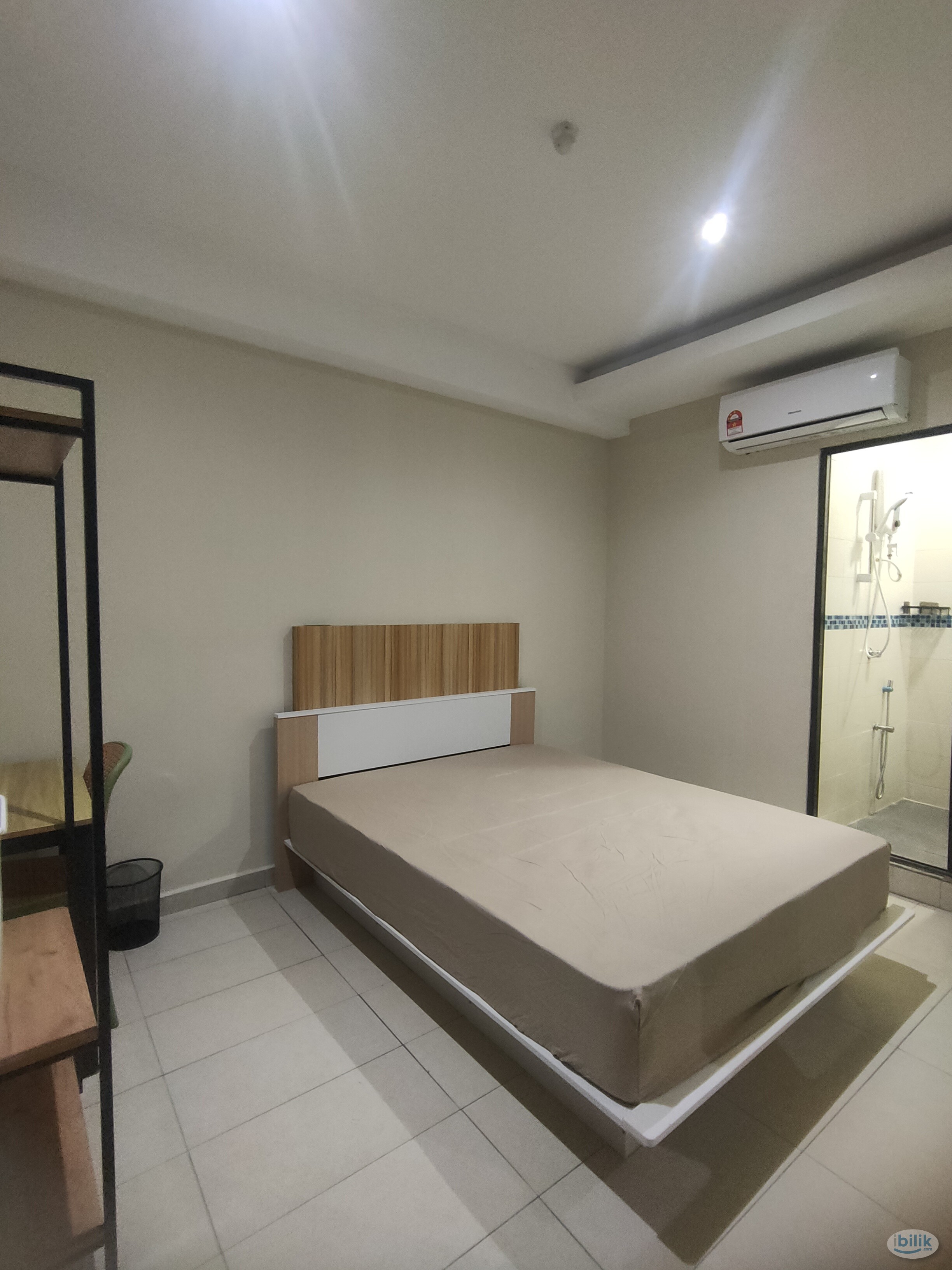 Zamburger Middle Room with Queen Bed💎 (Private Bathroom attached - Image 1