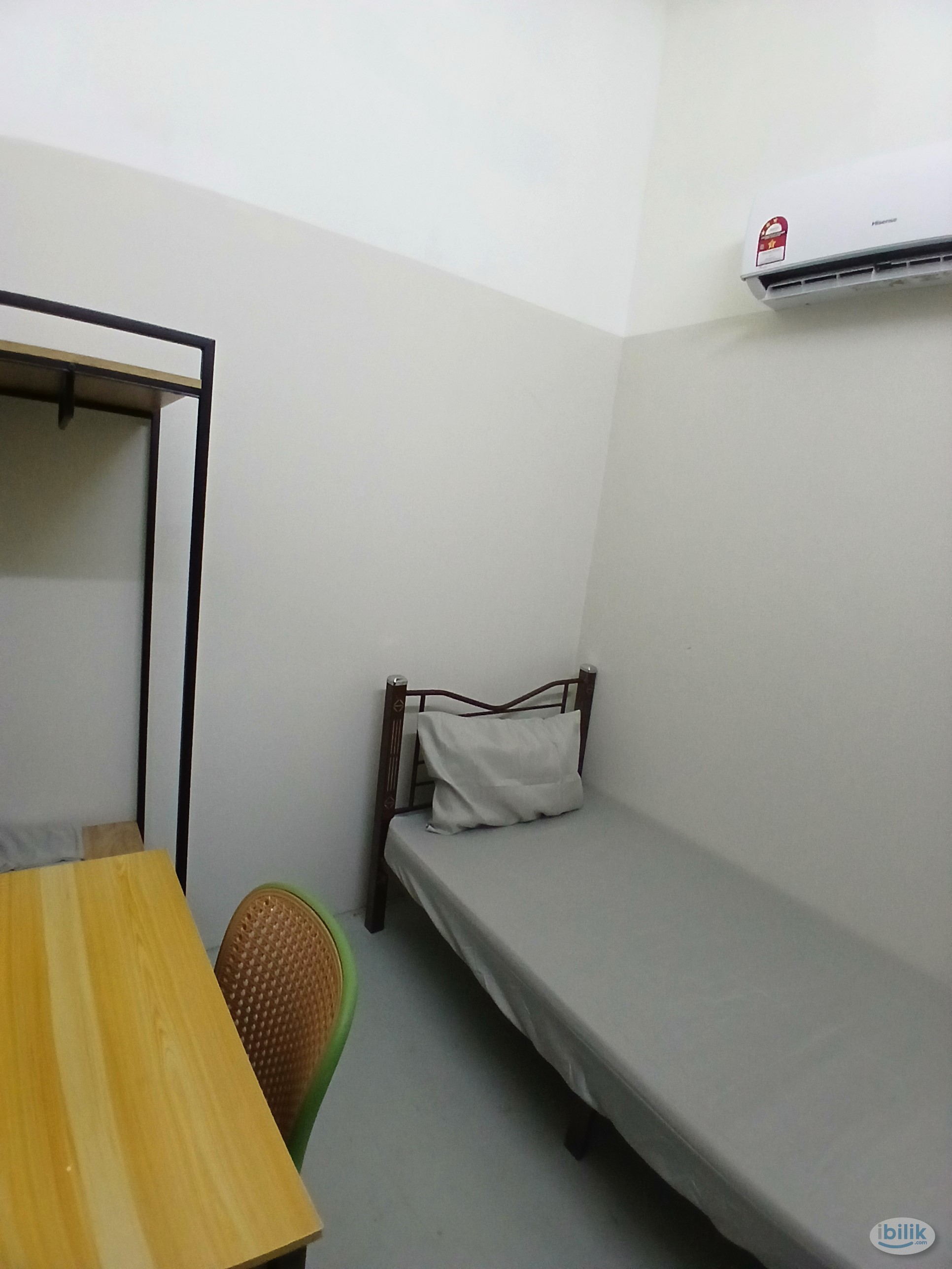 Middle Room ✨Air-con room✨Single Bed - Image 1
