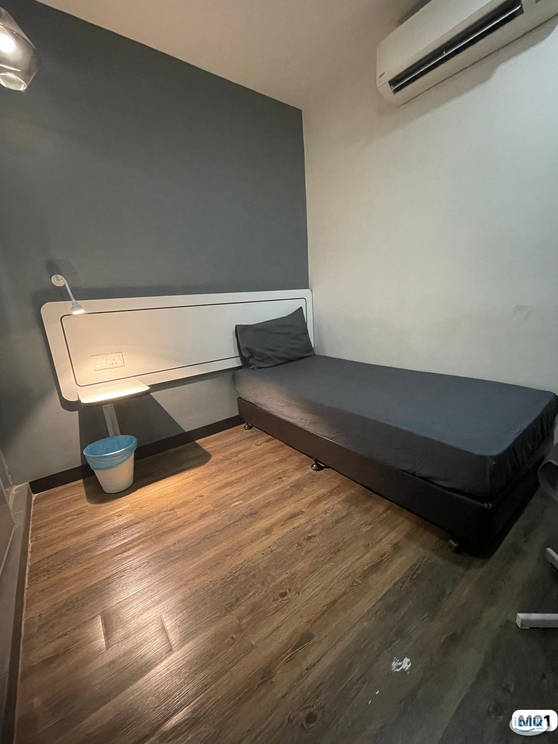 Work at HICOM INDUSTRIAL ESTATE and USJ Area ❓ 0 Depo Room With Private Bathroom  at Kota Kemuning Shah Alam - Image 1