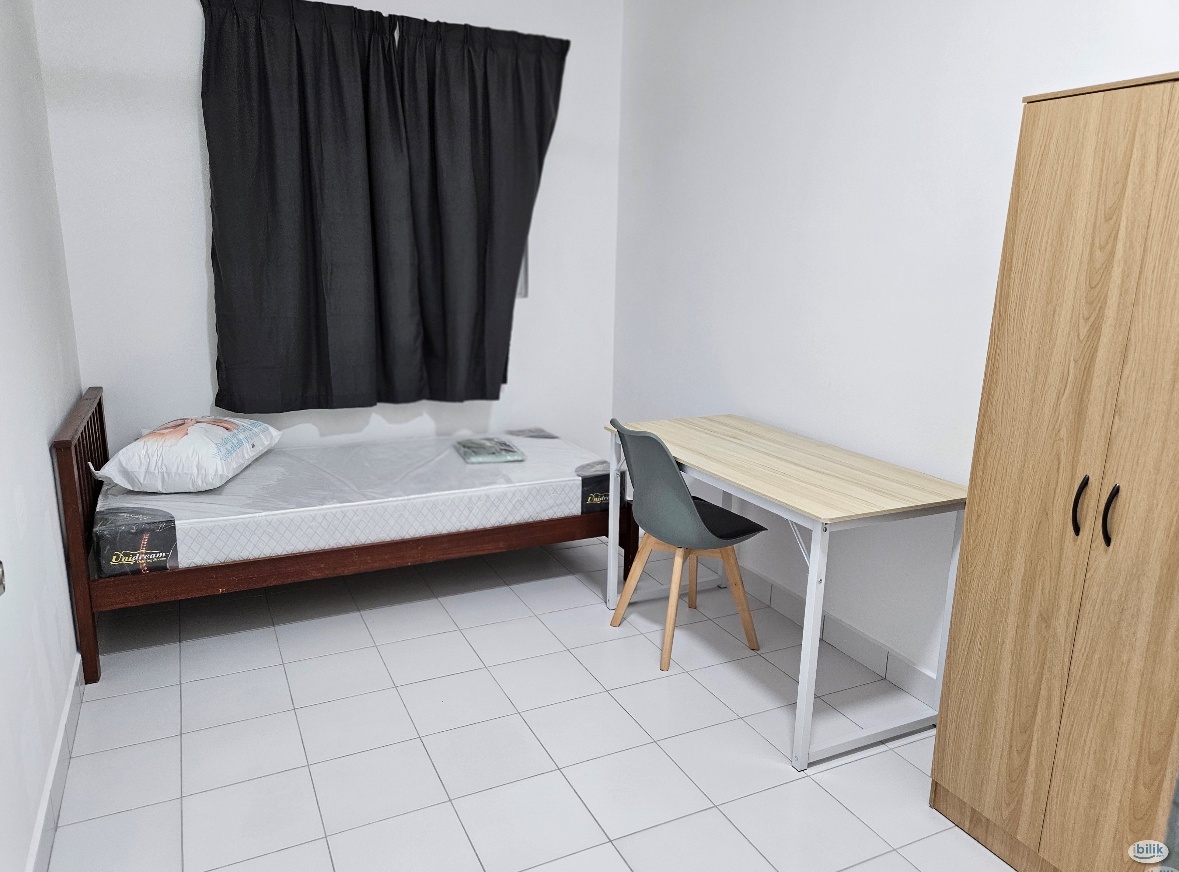 Middle Room at Kiara Kasih Condominium Mont Kiara, Kuala Lumpur - Image 1