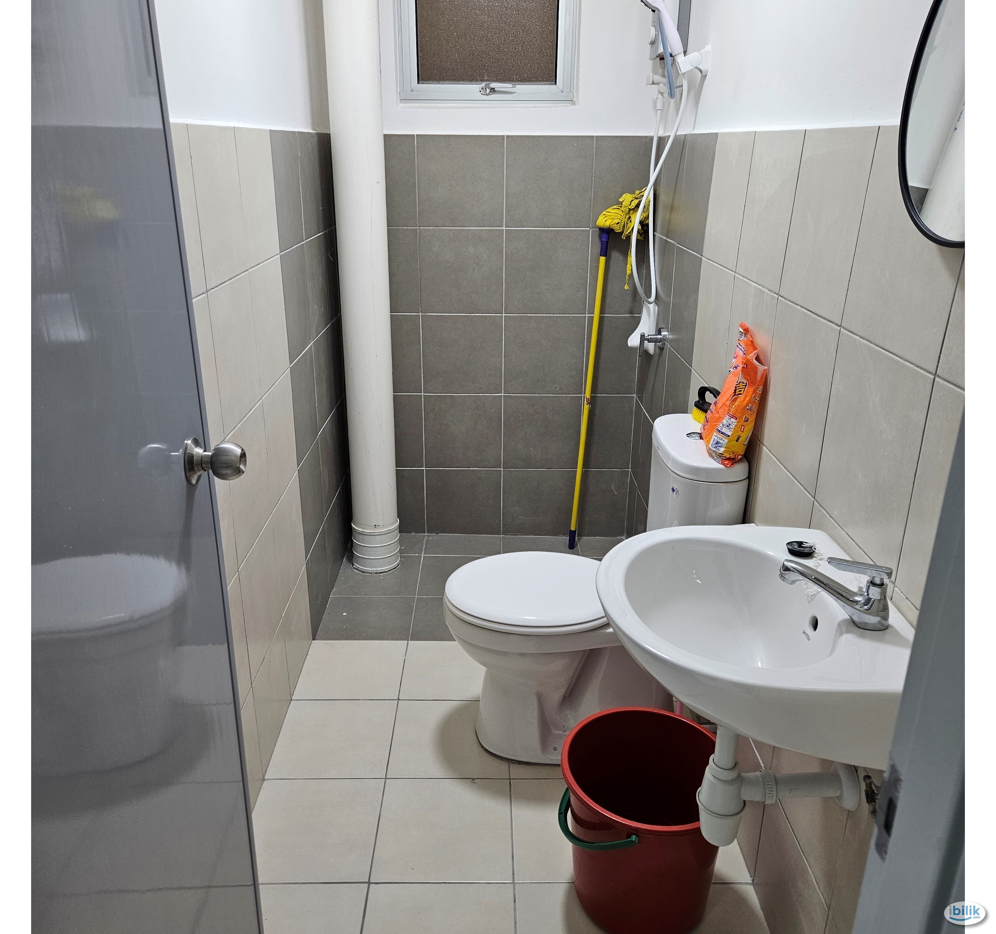 Middle Room at Kiara Kasih Condominium Mont Kiara, Kuala Lumpur - Image 2