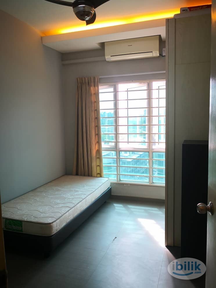 🌟Midpoint Marvel: Middle Room for Rent at Kuchai Avenue, Kuchai Lama, Kuala Lumpur - Image 1