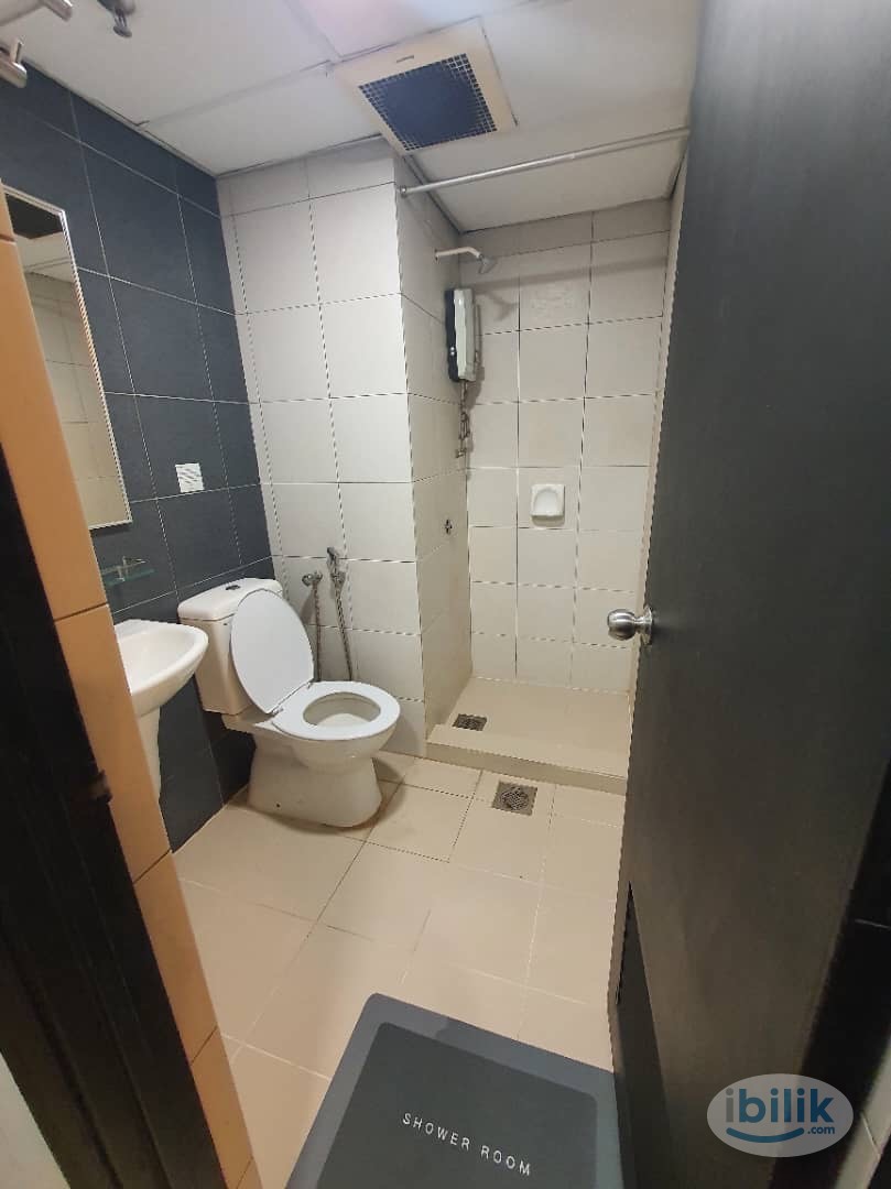 🎈6 Mins Walking to CIQ🔥Low Deposit 🛌 Master Bed Room attached Bathroom - Image 2