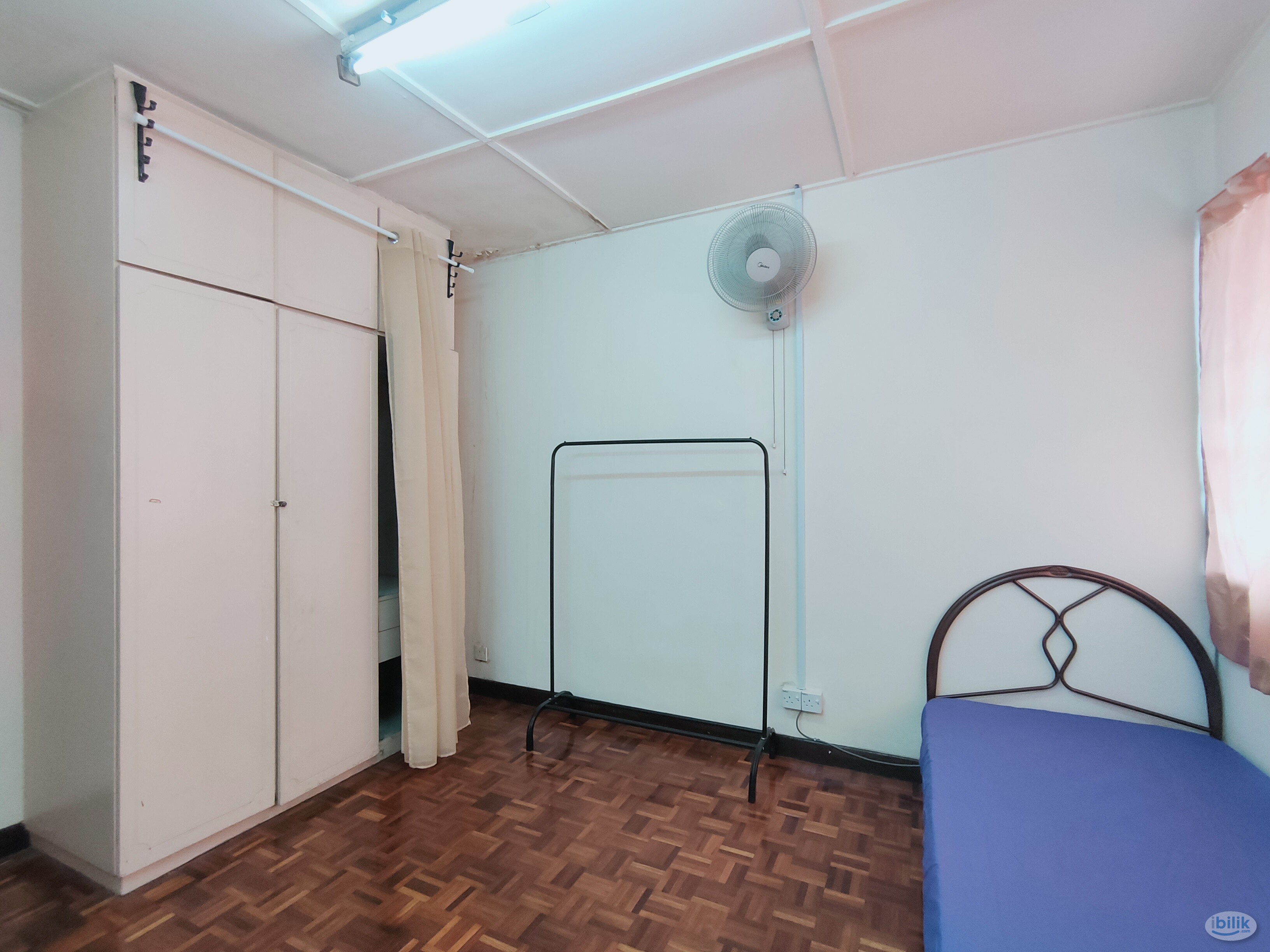 Middle Room For Rent(Aircon)✨ Attached Bathroom - Image 3