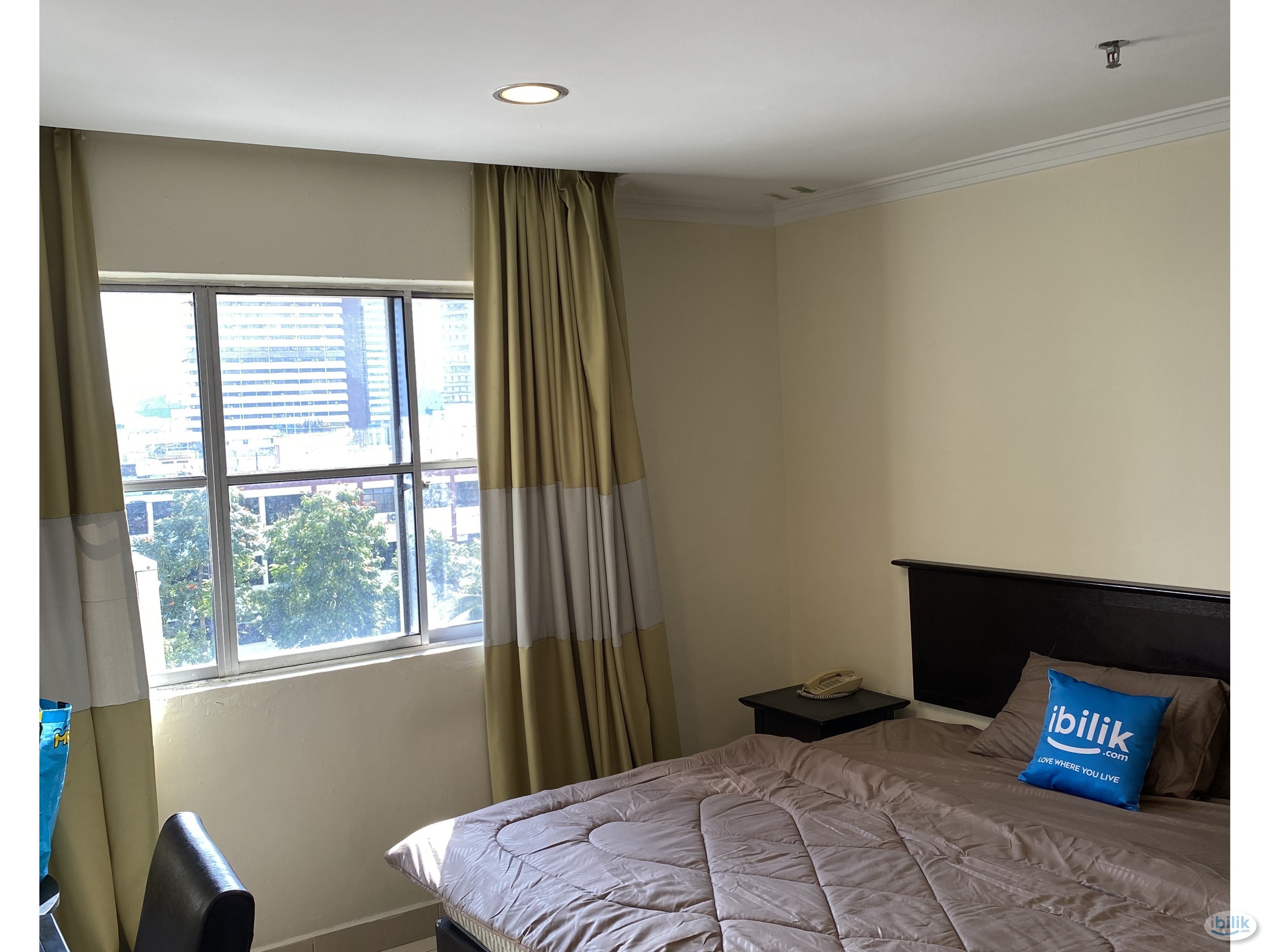💰Booking Fee Rm300🏃🏻‍♂️‍➡️Walking Distance 6Mins to CIQ🛜Free Wi-Fi - Image 1
