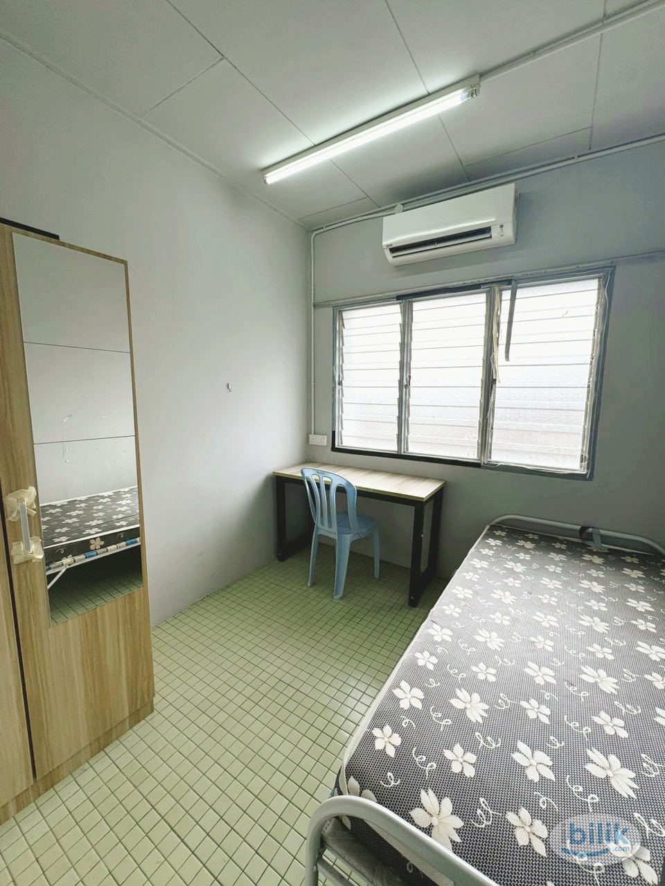 No Deposit!! Boy Unit!! Single Room at Taman Connaught, Cheras - Image 1