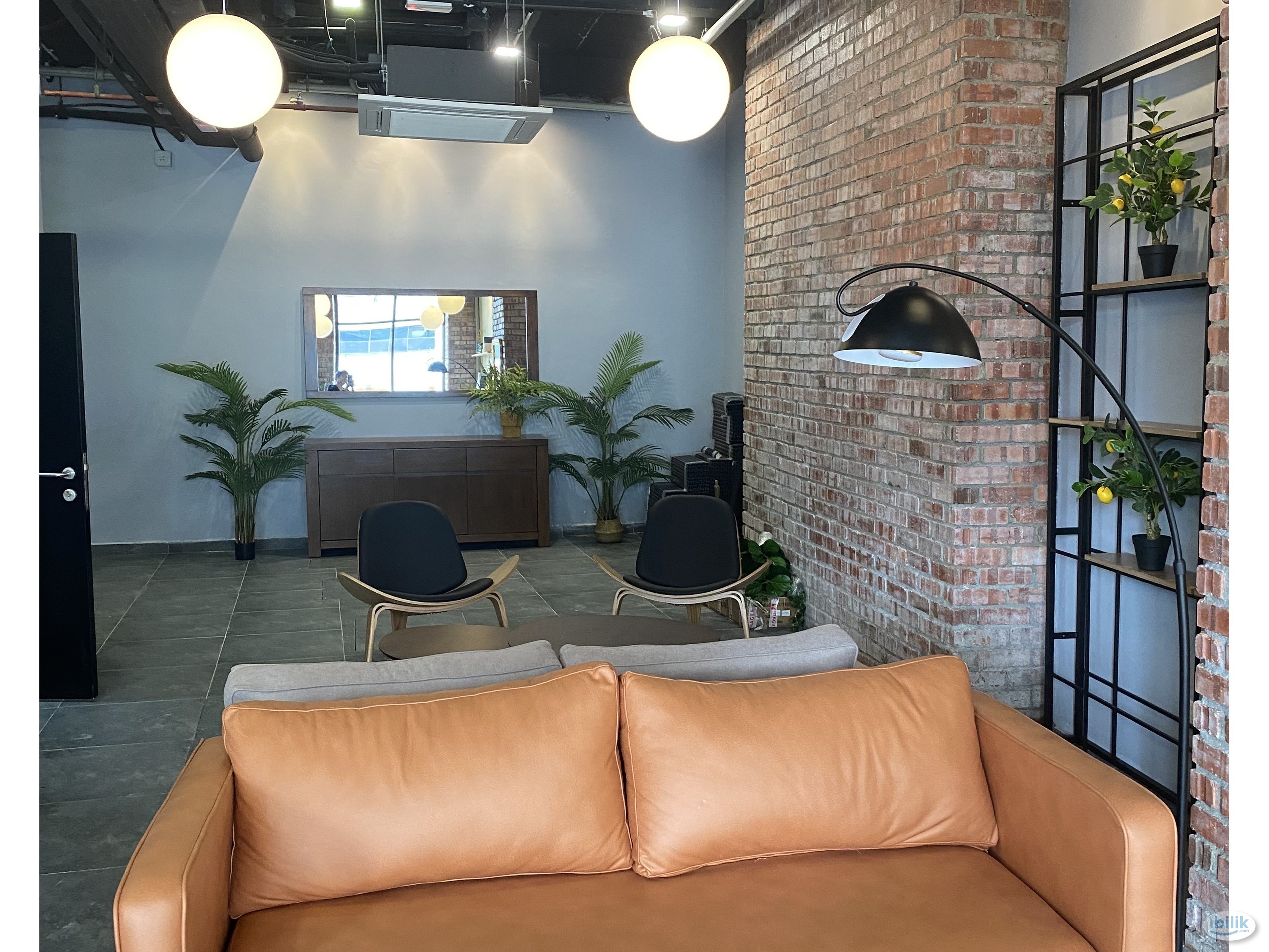 🤗Hotel Styles Walking Distance to CIQ🛌Queen Bed🔥Low Deposit - Image 2