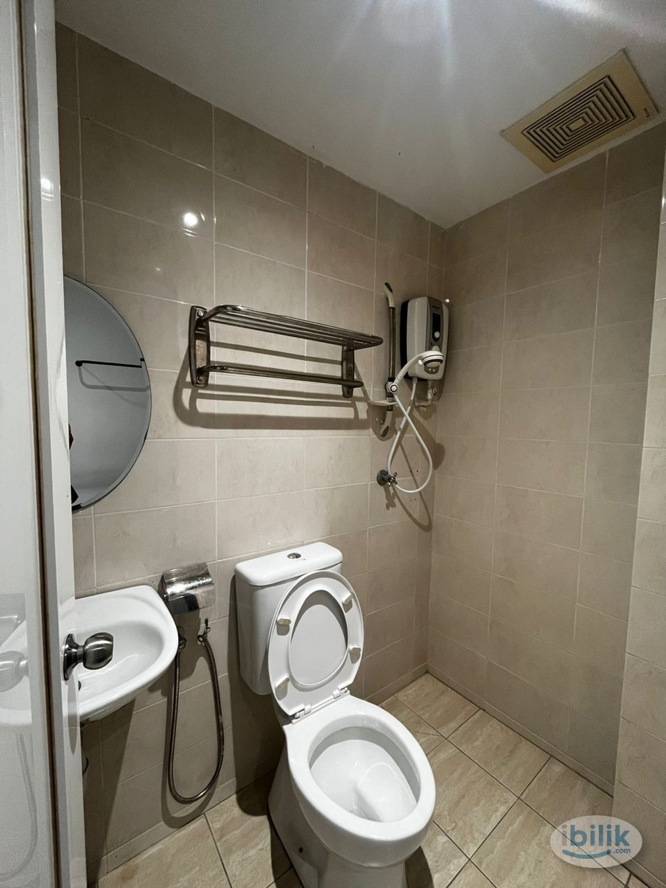 7 mins to lotus mutiara Damansara 🛍️ master bedroom 🛏️ - Image 3