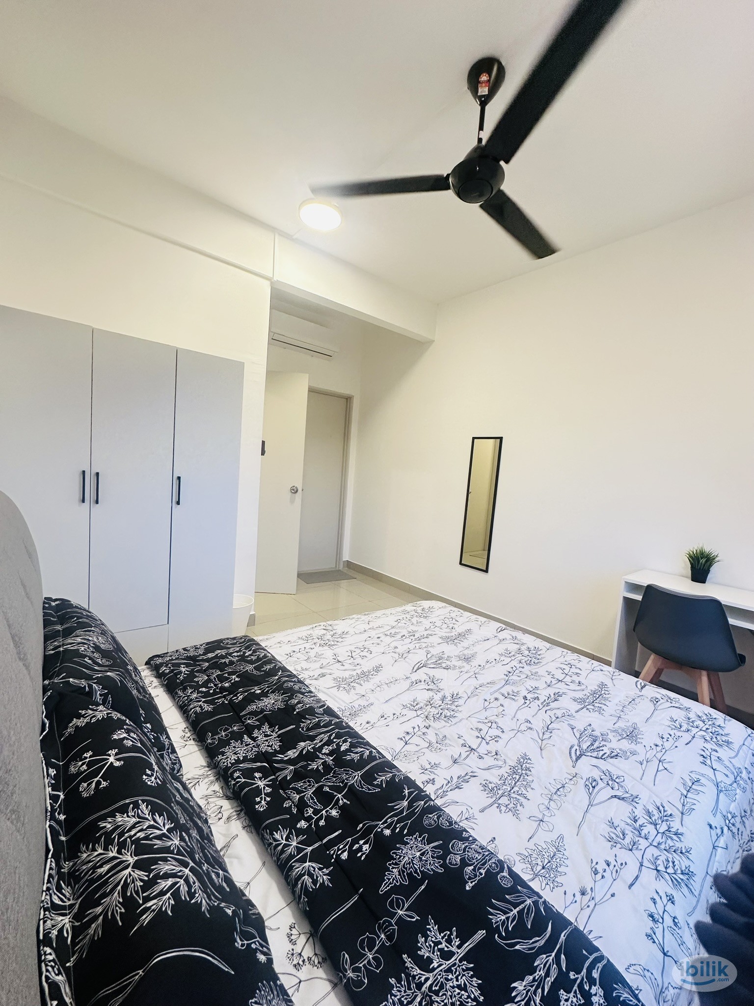 Master Room at Acacia Residences, Sepang - Image 2