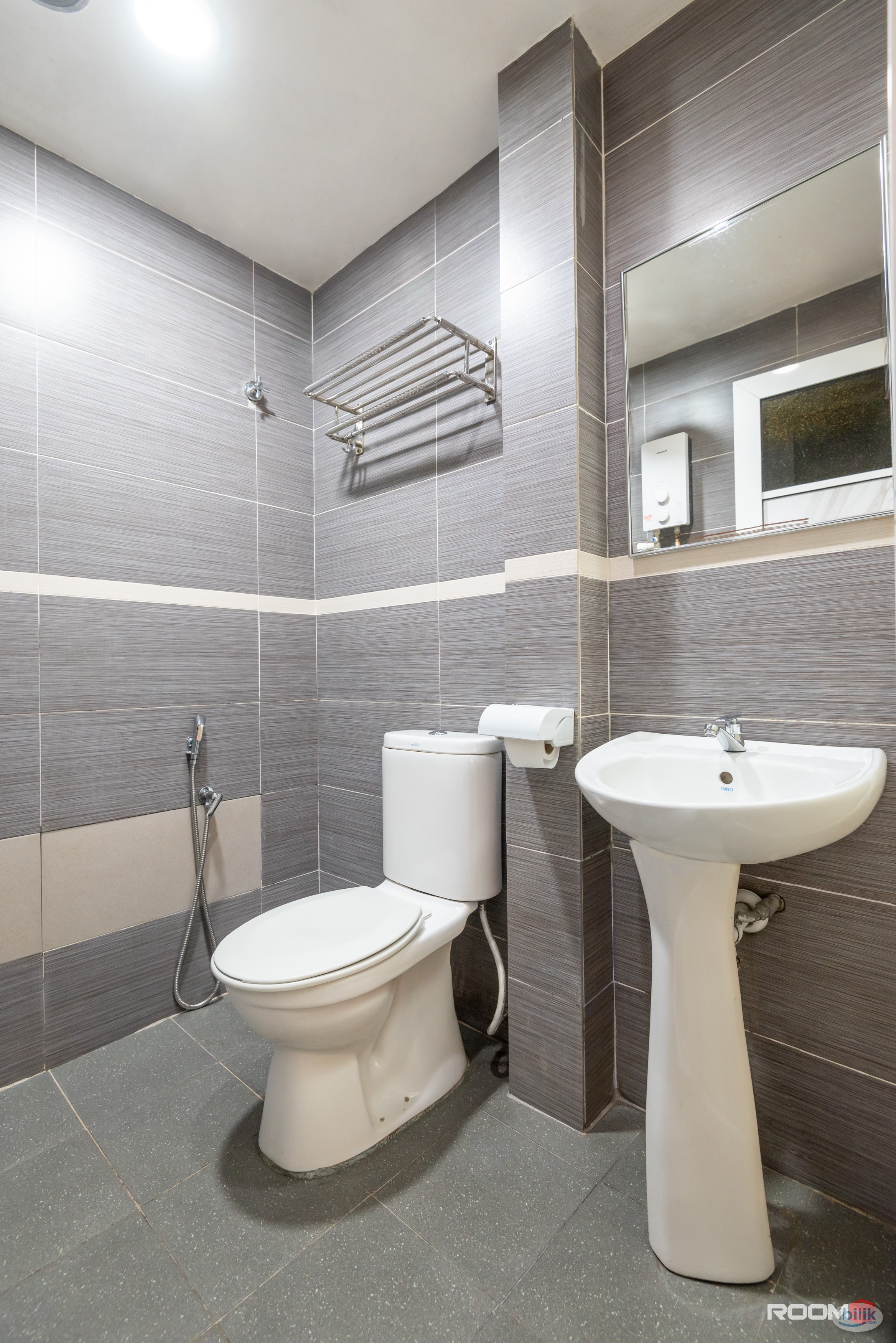 Working at UOA Business Park ❓ Check this Room attach with Toilet near to LRT Subang - Image 2