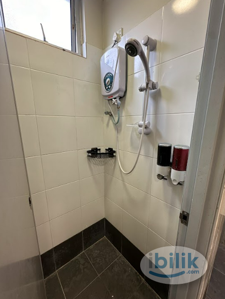 Single Room at Taipan Business Centre, Subang Jaya - Image 3