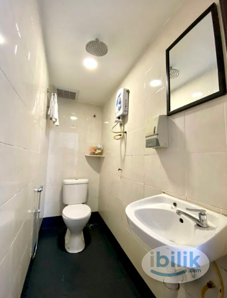 6min to GM Klang Wholesale City Middle Room at Bandar Botanic, Klang - Image 3