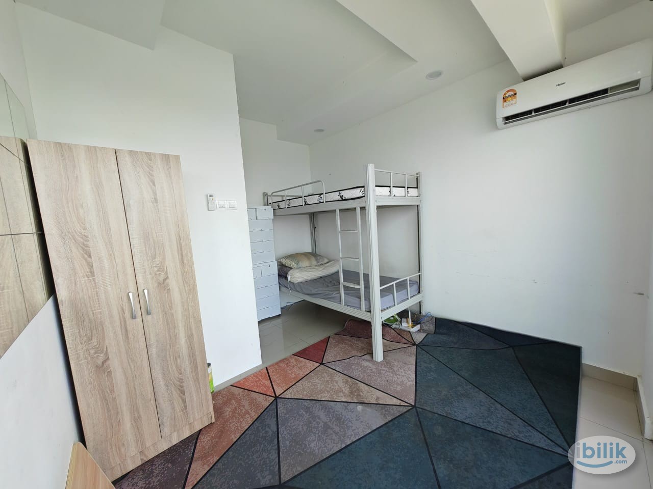 (MALE only) Middle/Balcony Room at Menara U2, Shah Alam - Image 2
