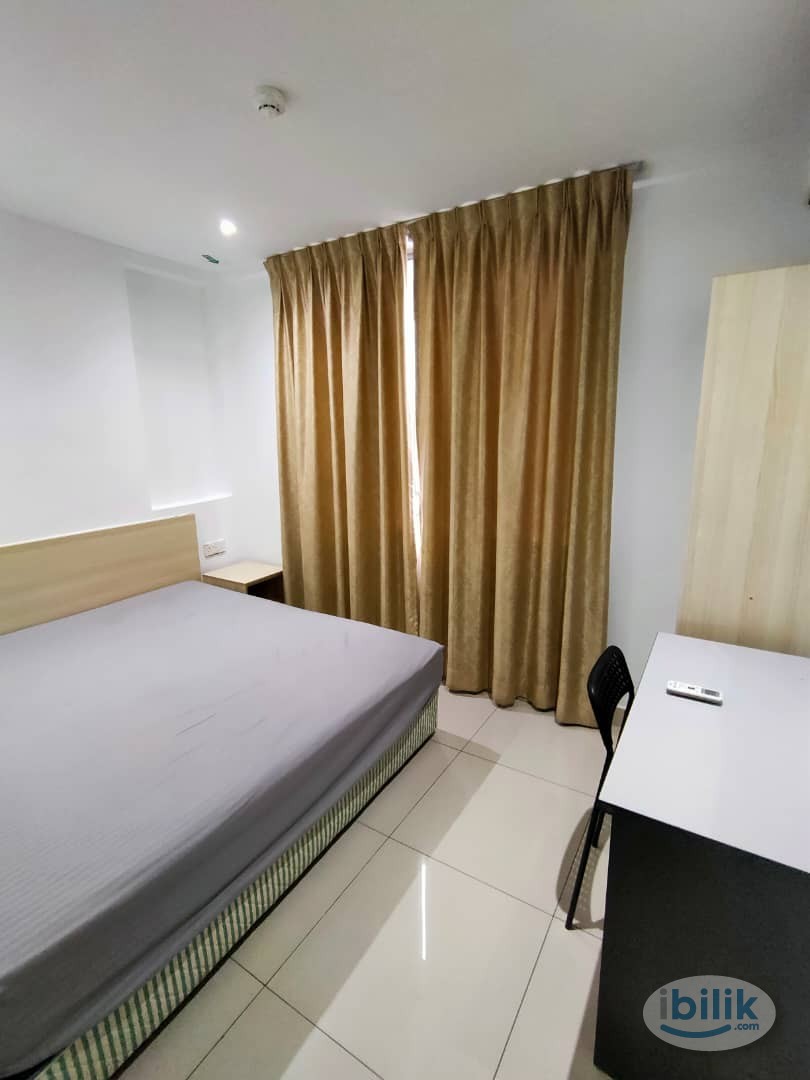 1 Min To Atria Mall Zero Deposit Middle Room at Damansara Jaya, Petaling Jaya - Image 1