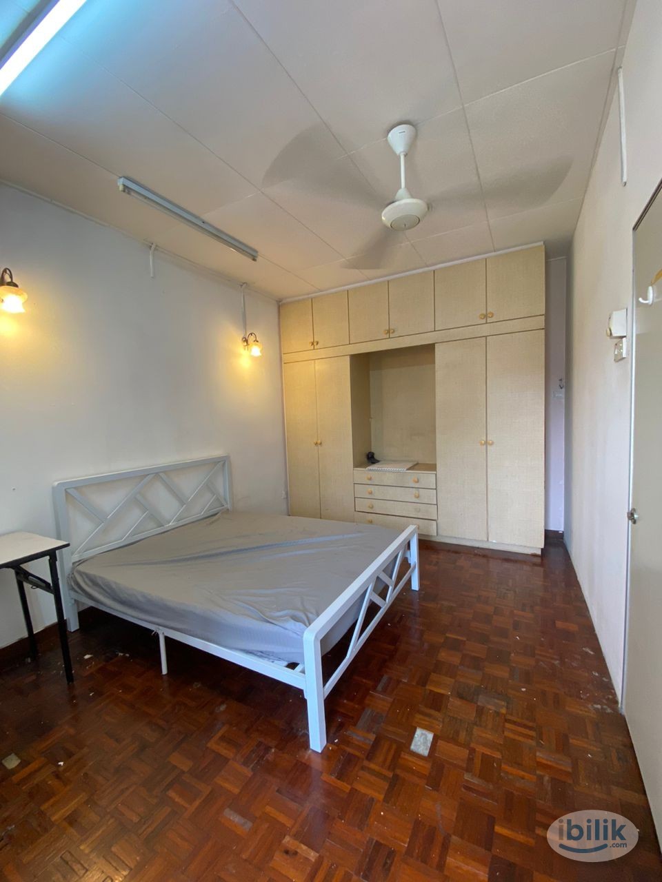 Jalan 21/22 PJ, Master Room with Aircond - Image 1