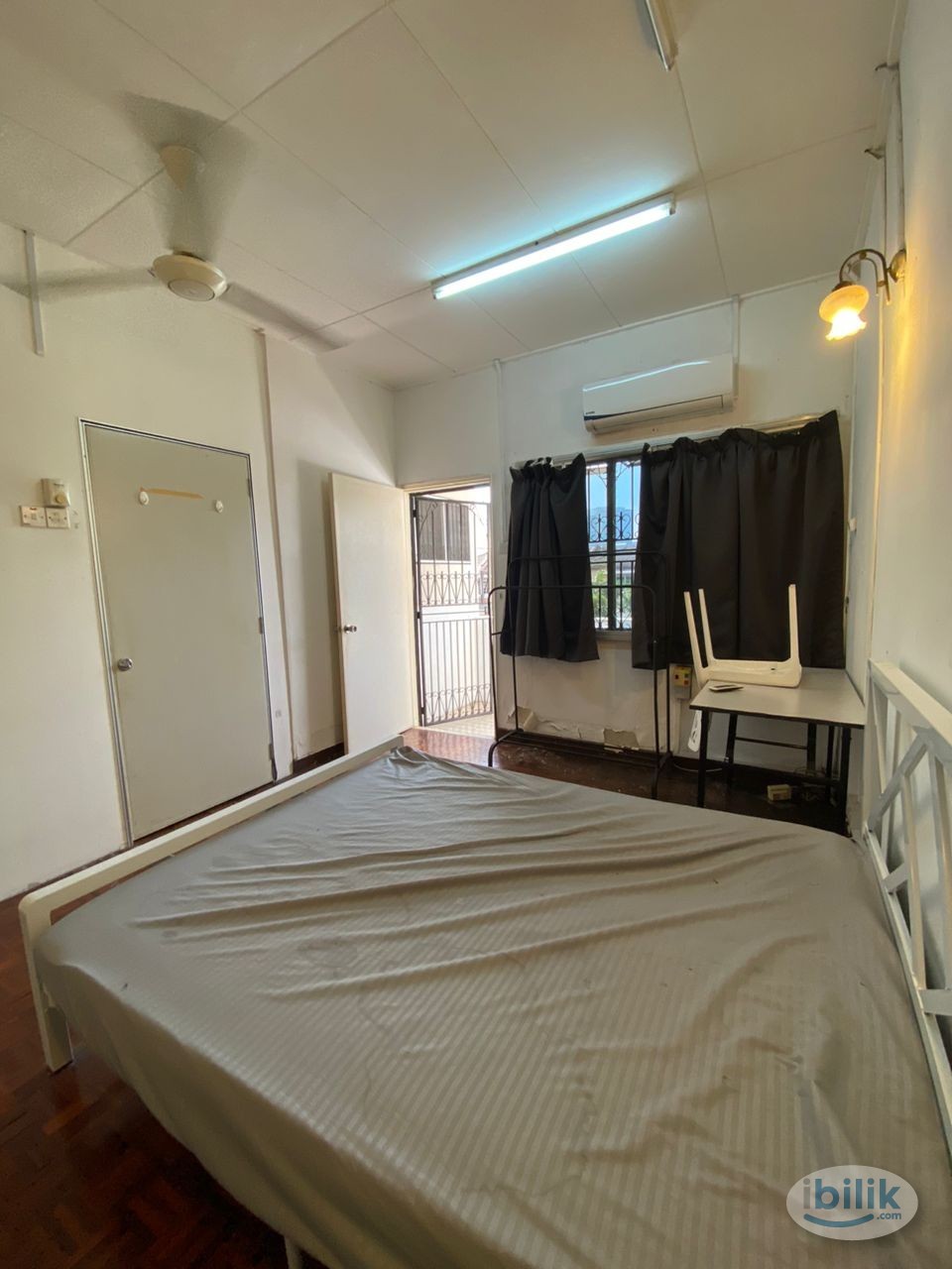 Jalan 21/22 PJ, Master Room with Aircond - Image 2