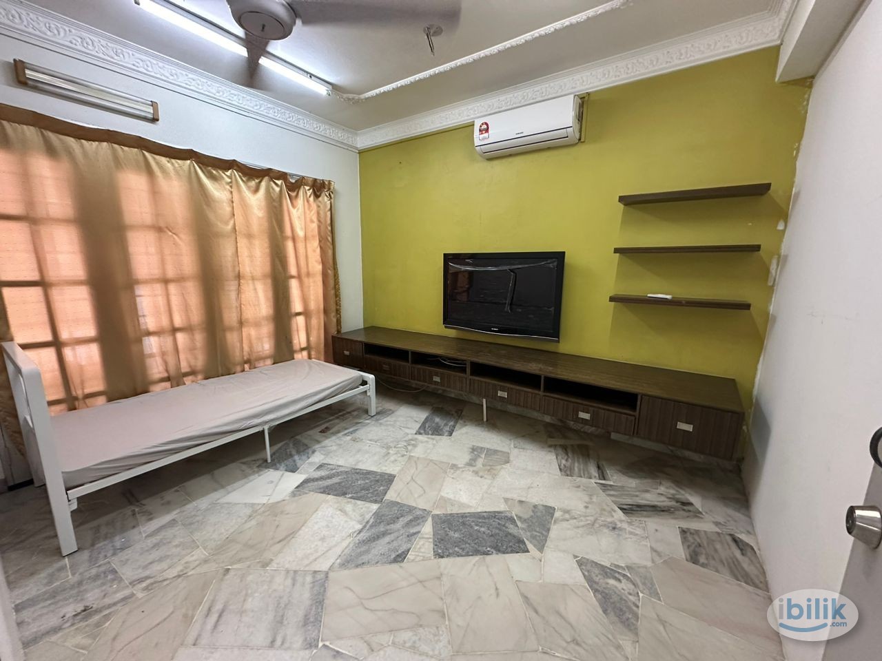 ❄️Aircon Middle Room For Rent Immediately❄️ - Image 1