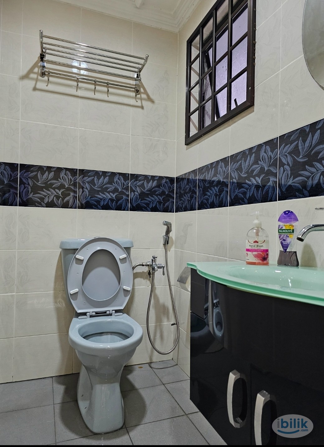 Fully furnished single room and walking distance to ORIENTAL HOSPITAL - Image 4