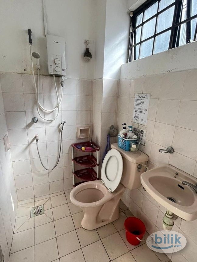 Middle Room at SS24 Petaling Jaya, Selangor  🥰🥰 - Image 3