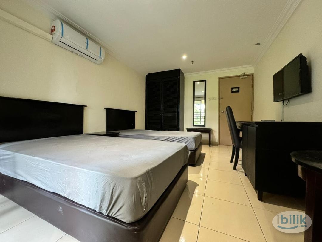❌No agent fee Walking to ciq only 6-8min Master bedroom ❌无需中介费 非常靠近关卡舒适干净美美的房间👍 - Image 1