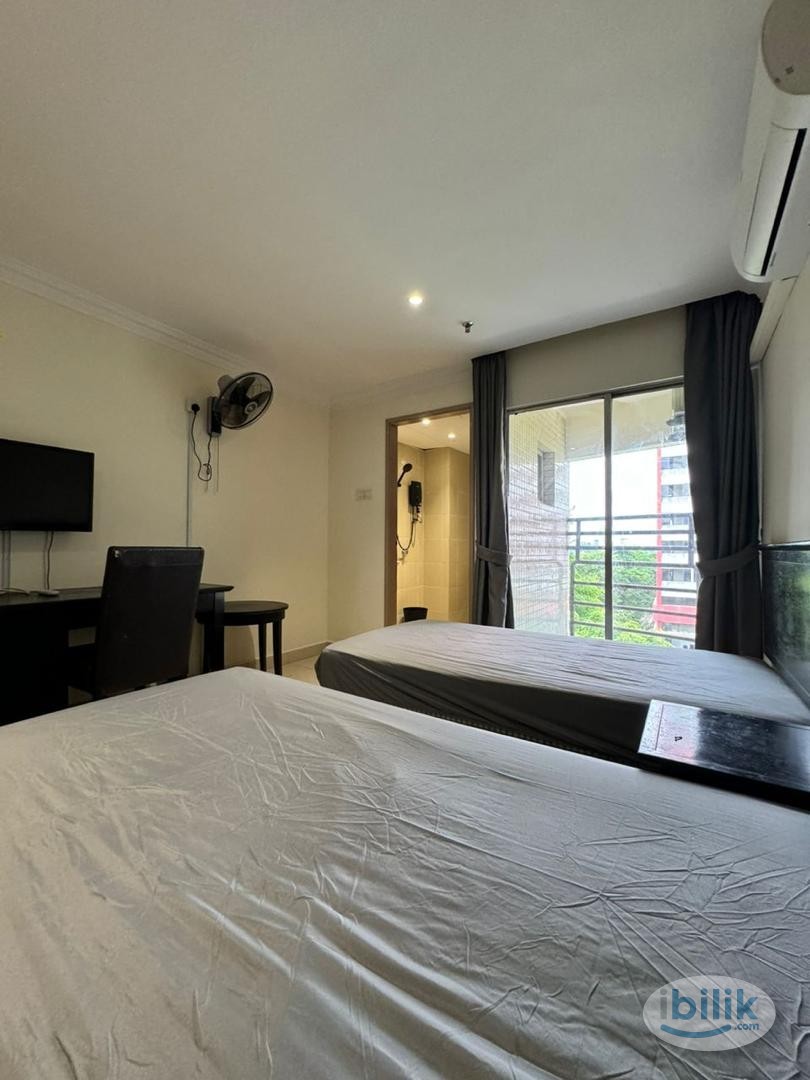 ❌No agent fee Walking to ciq only 6-8min Master bedroom ❌无需中介费 非常靠近关卡舒适干净美美的房间👍 - Image 2