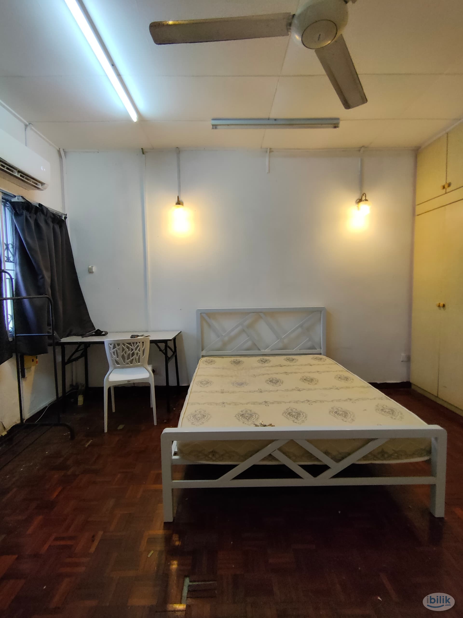 Middle Room at Damansara Uptown, Damansara Utama - Image 1