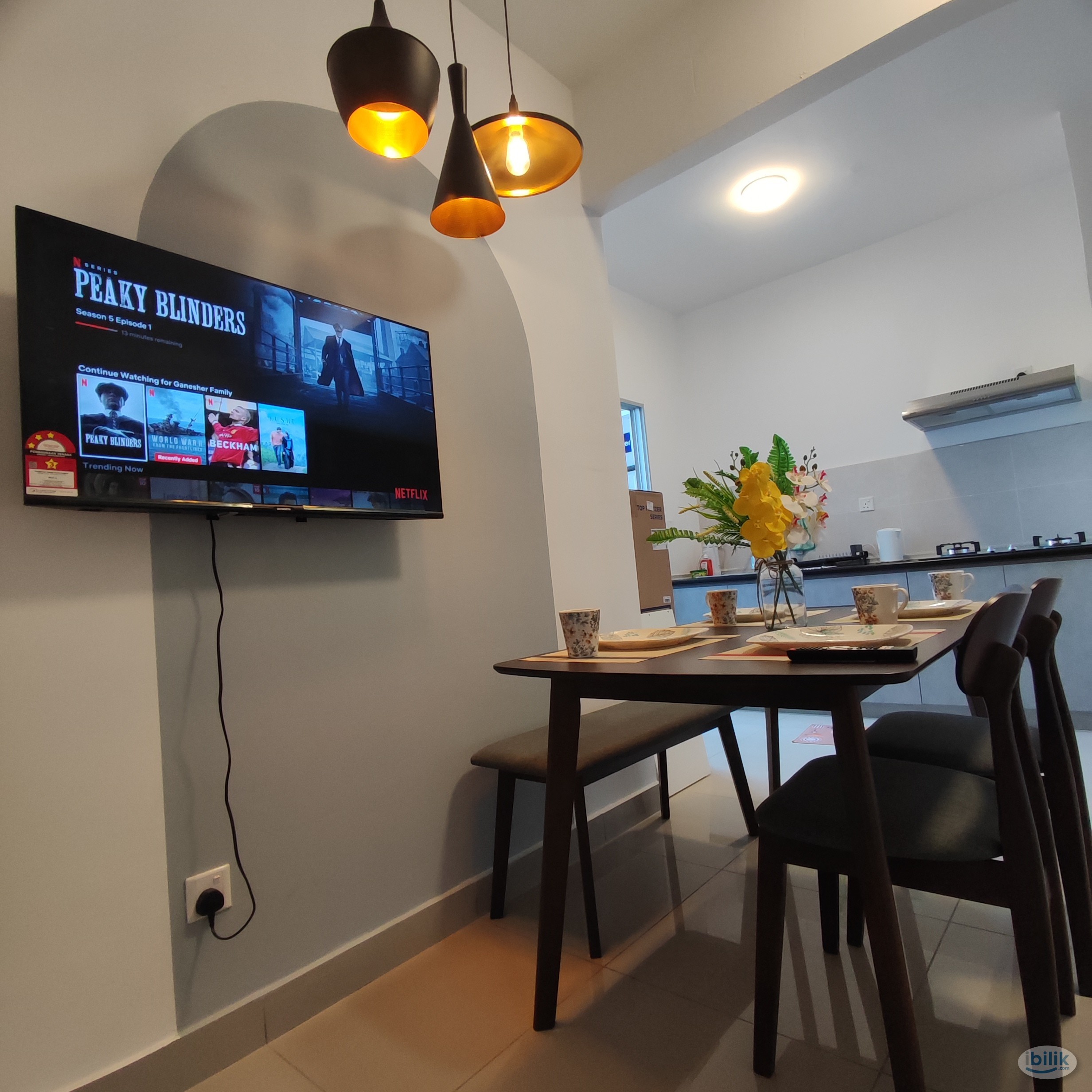 ❗❗ Fully furnished Middle bedroom @ Nilai | 20min to KLIA 🛩️ | 10min to ERL Salak Tinggi 🚆 - - Image 1