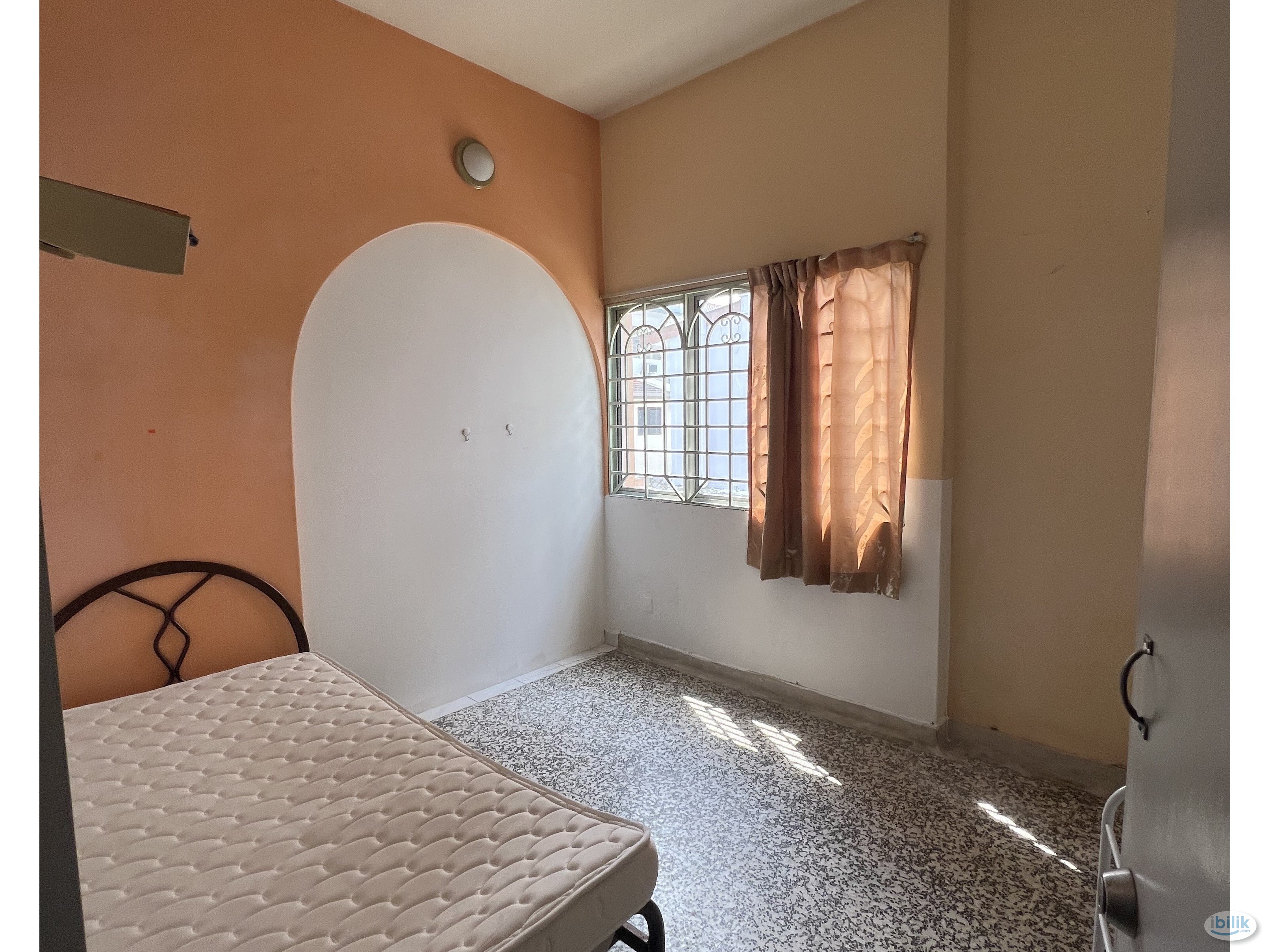 Walk 3 Mins To Starling Mall , SS21 Hotel Master Room 【Zero Deposit Available !!!】 - Image 1