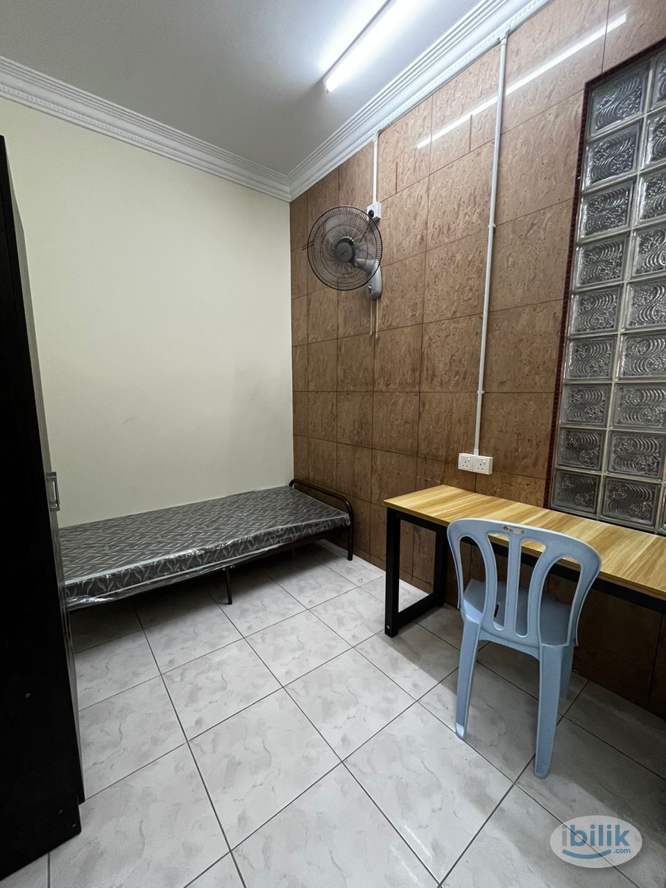 female unit for local ❗ near to bus stop 🚏 near to USCI university 🏢 - Image 1