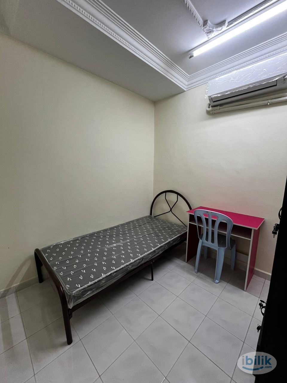 Single Room at Taman Connaught 🛋️ female unit for local ❗ zero deposit 📌 - Image 1