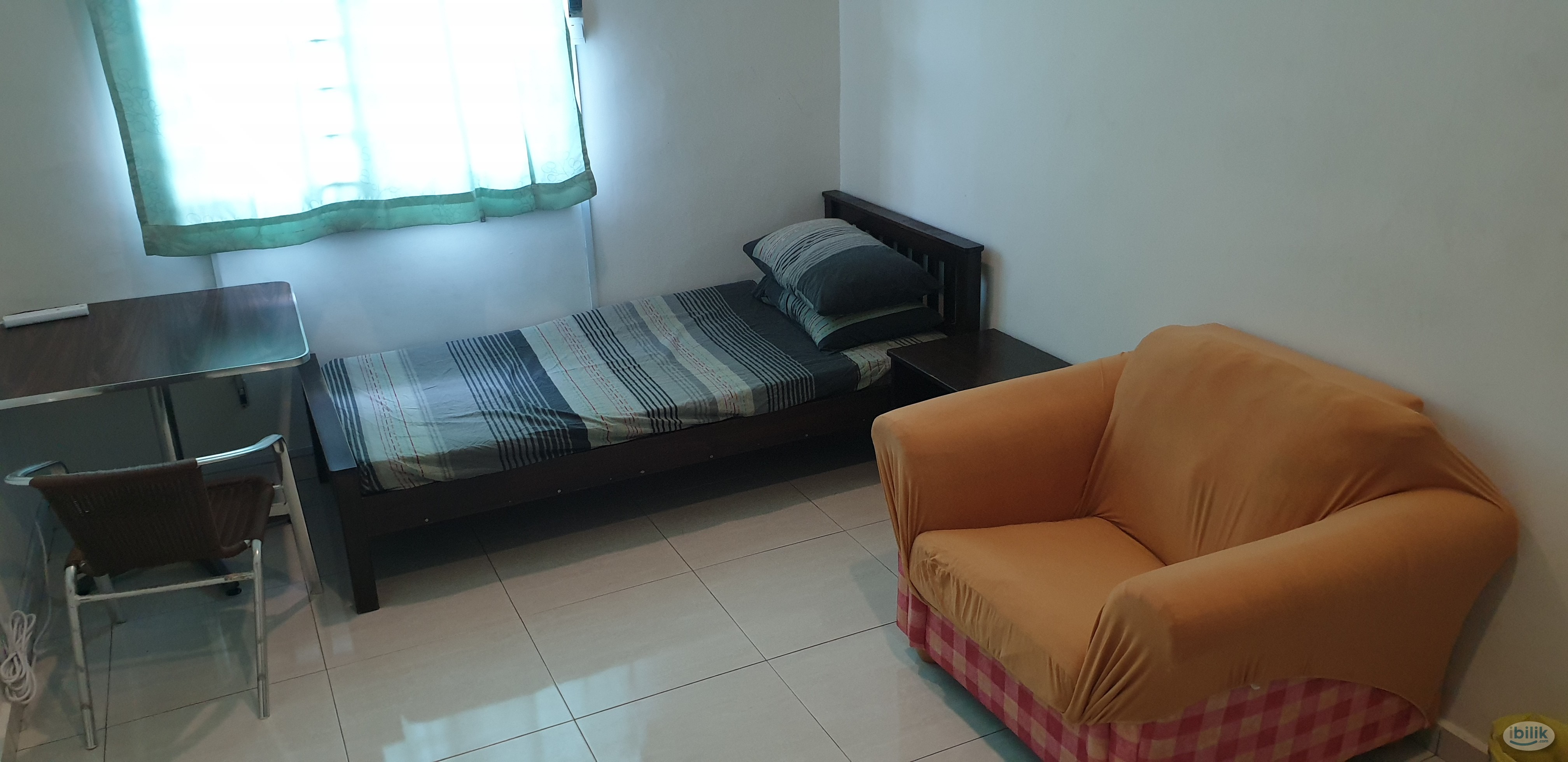 Middle Room at Tanjung Minyak, Melaka Tengah - Image 1